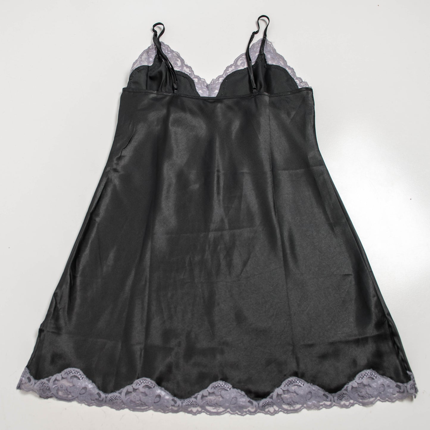 ROBE SLIPP EN SATIN NOIR