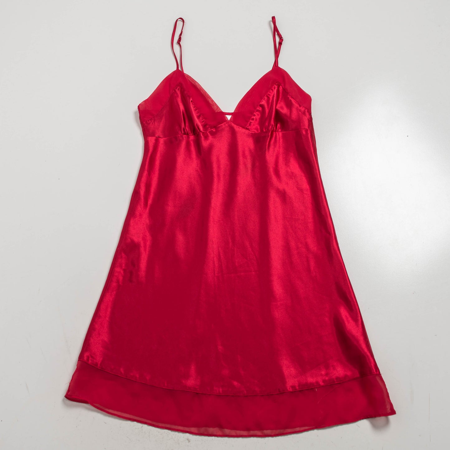 ROBE SLIPP EN SATIN ROUGE