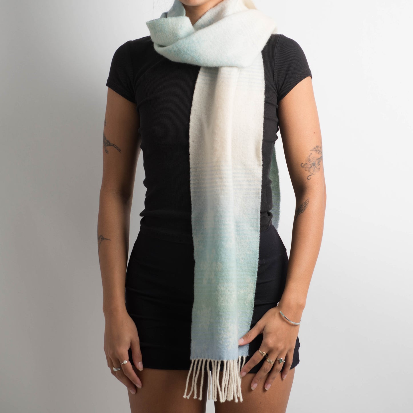 WOOL FRINGE SCARF