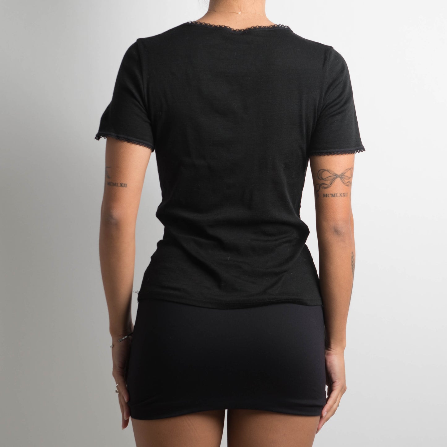 T-SHIRT NOIR BRODÉ