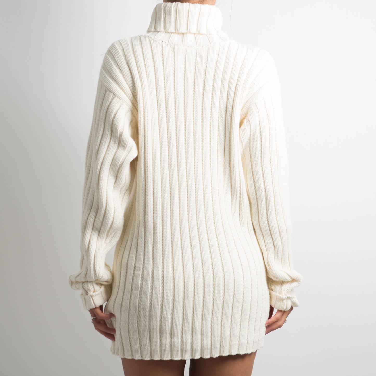 CREAM RIBBED KNIT TURTLENECK SWEATER