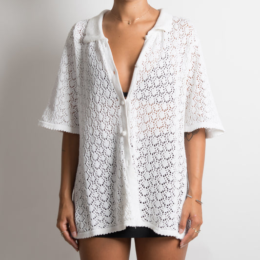 CHEMISE À BOUTON AU CROCHET BLANC