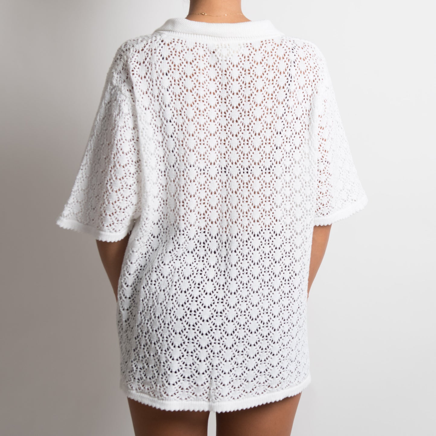 CHEMISE À BOUTON AU CROCHET BLANC