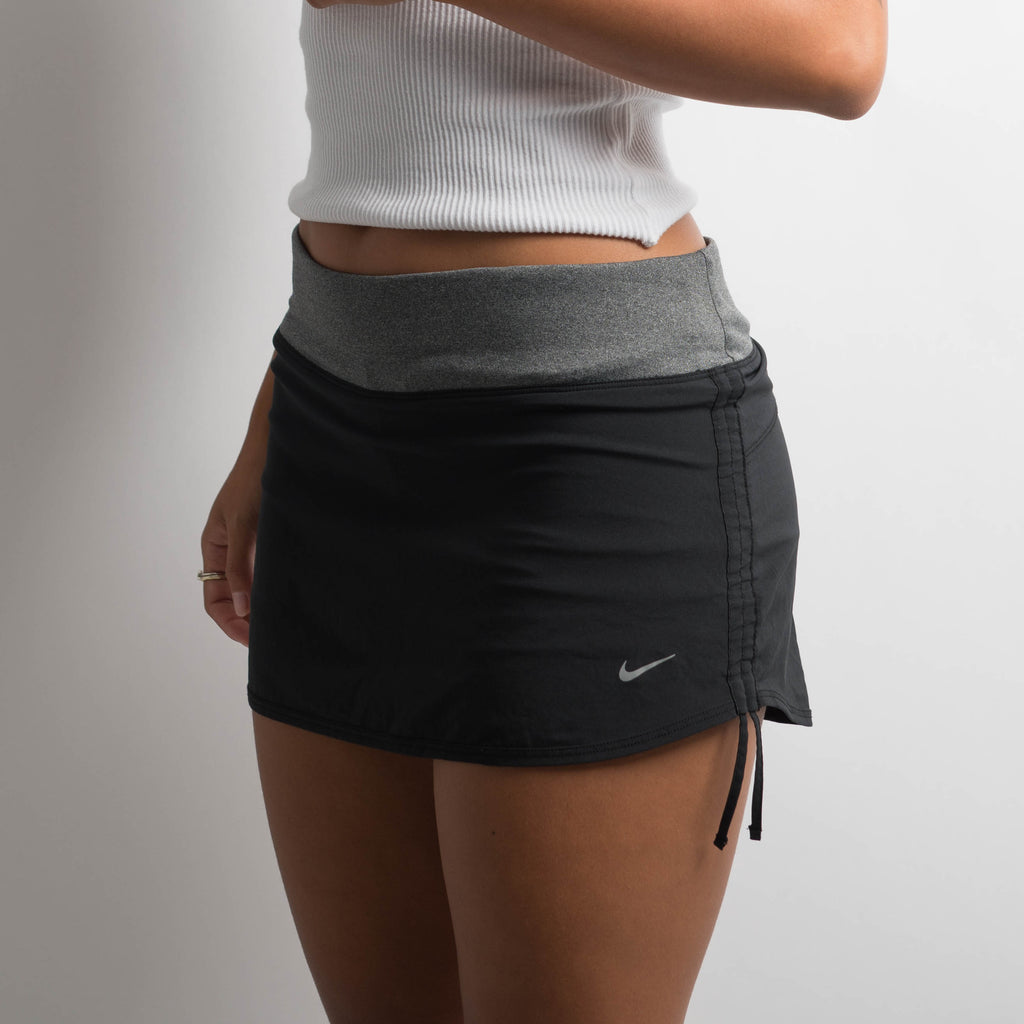 BLACK NIKE SKORT