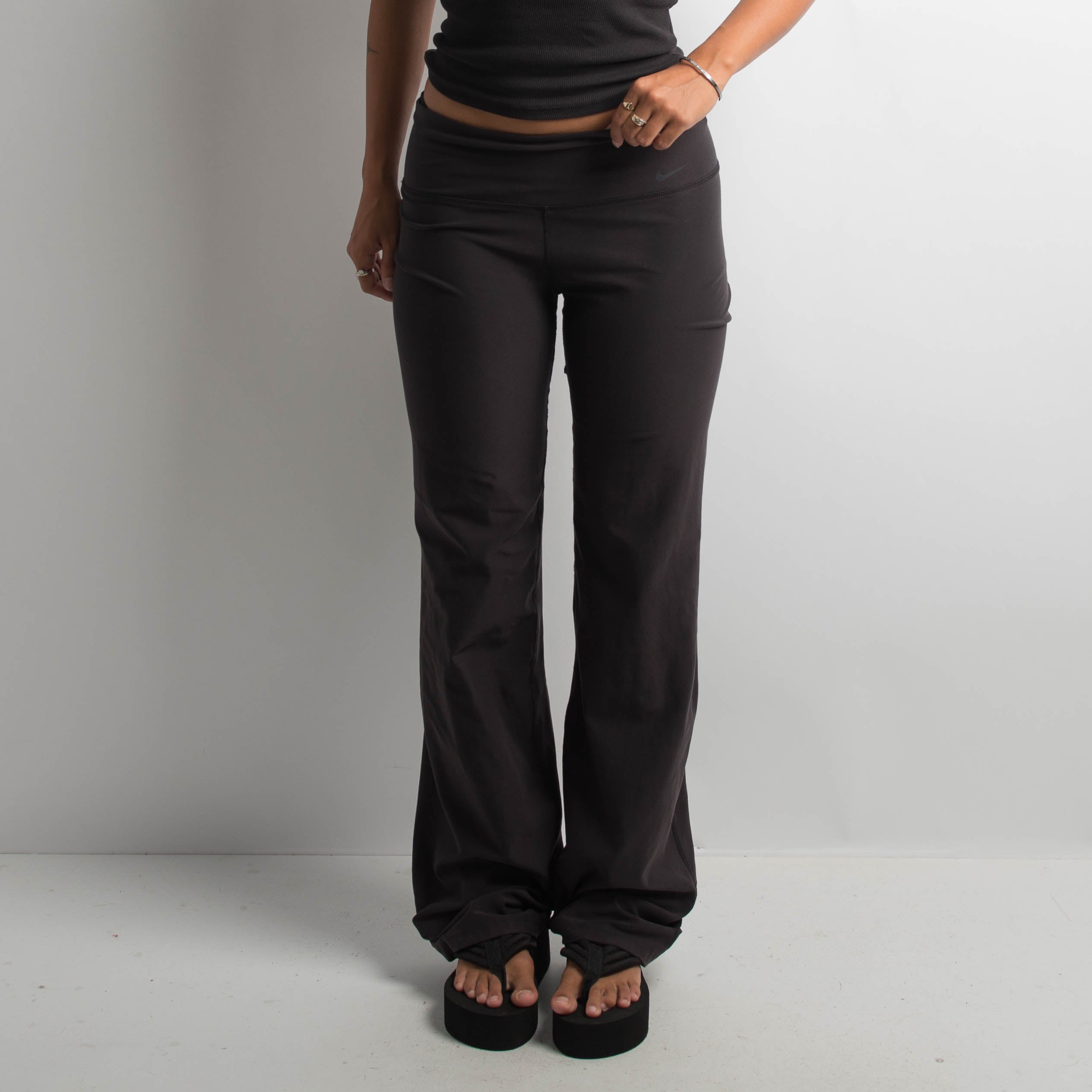 BLACK YOGA FLARED LEGGINGS