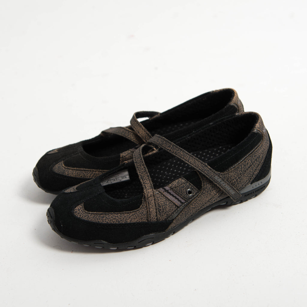 TEXTURED LEATHER MARY JANE FLATS