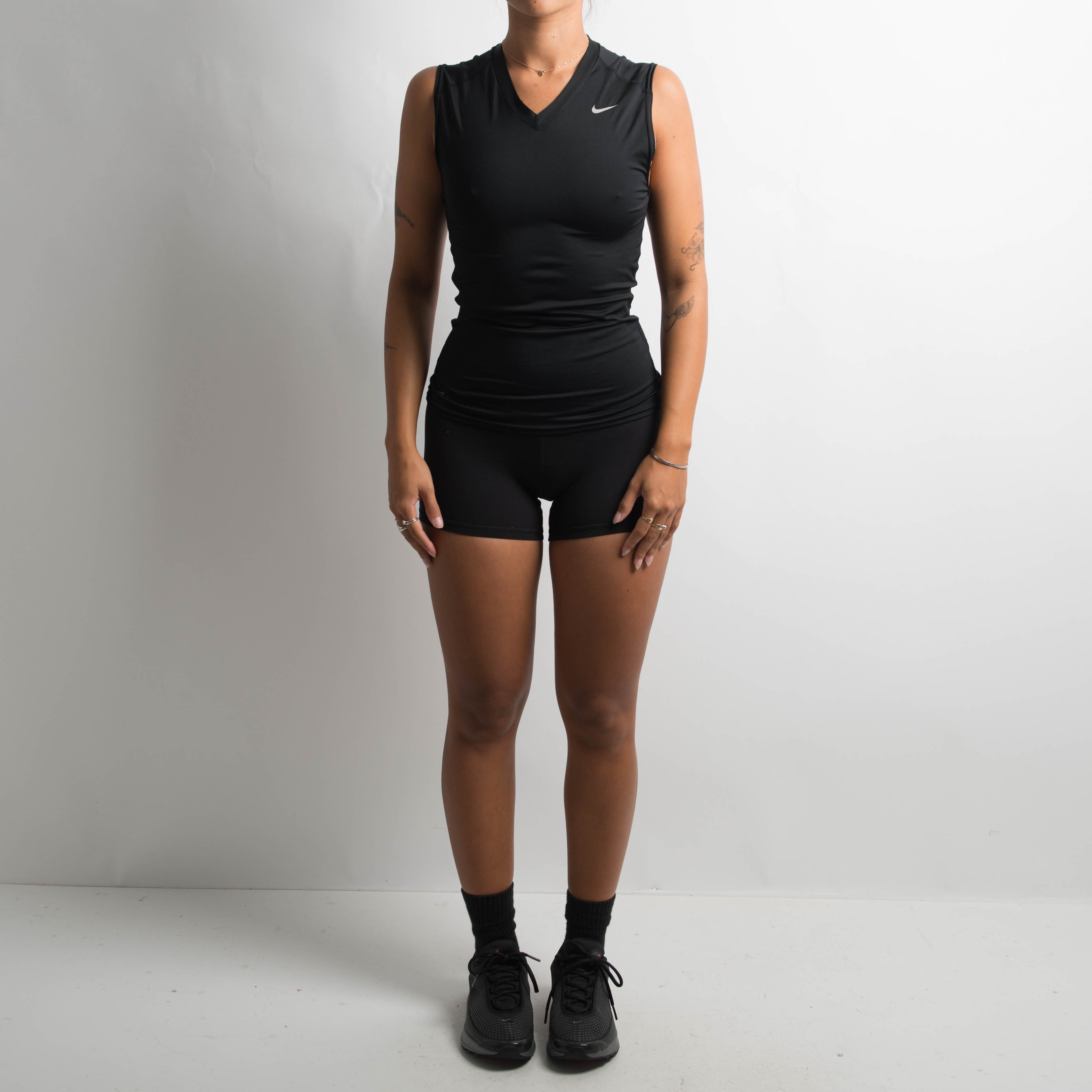 BLACK NIKE ACTIVEWEAR TOP