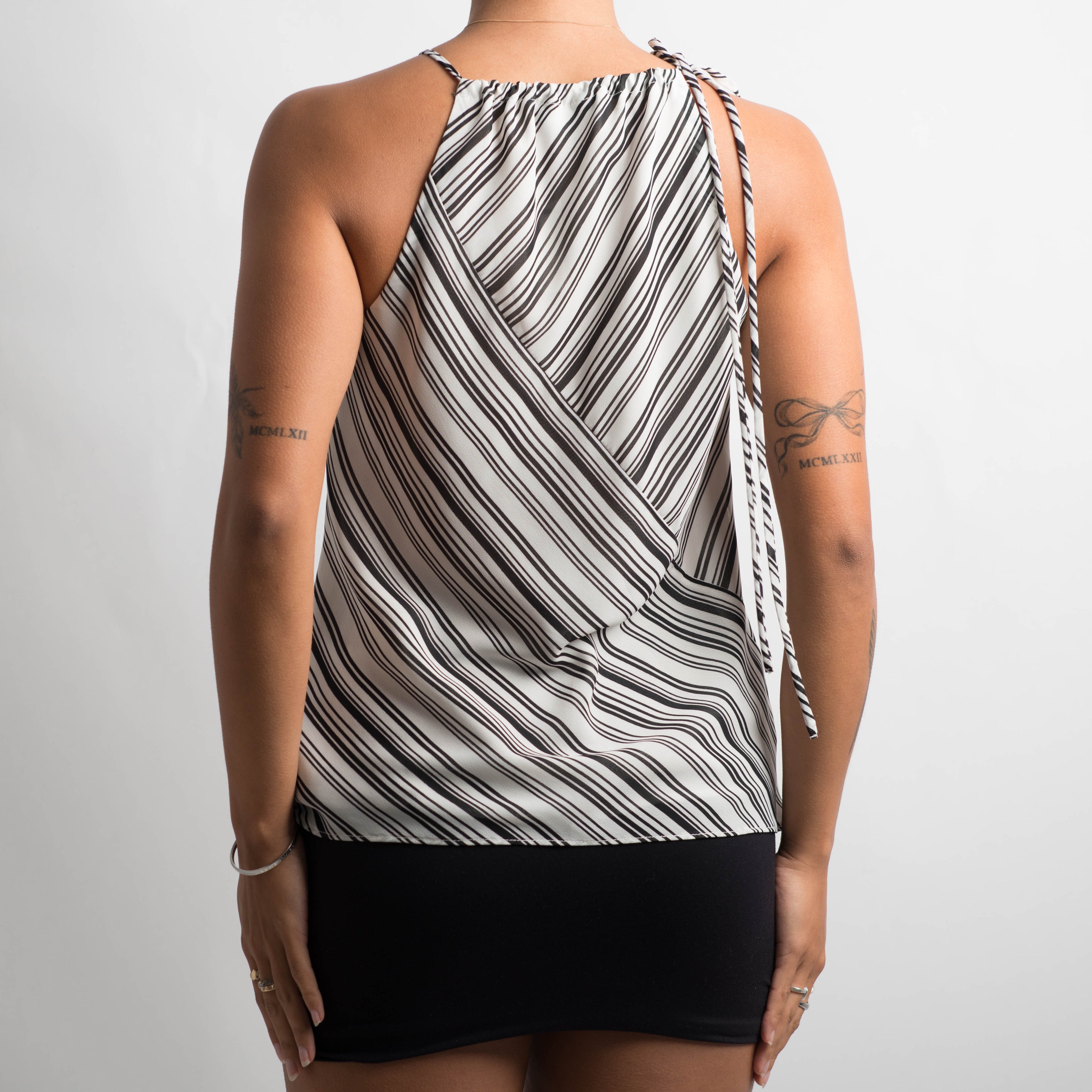 STRIPED HIGH NECK TOP