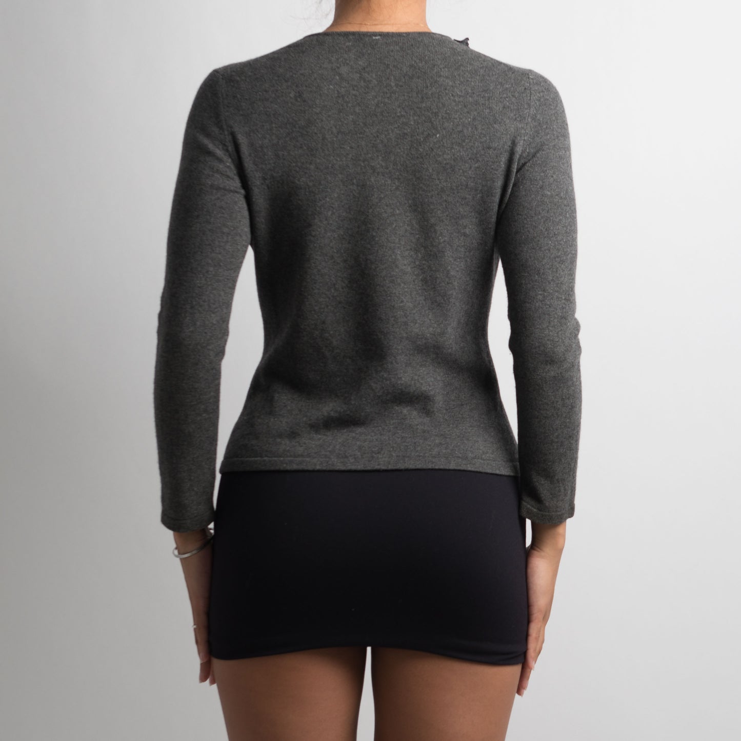 GREY KNIT LONG SLEEVE