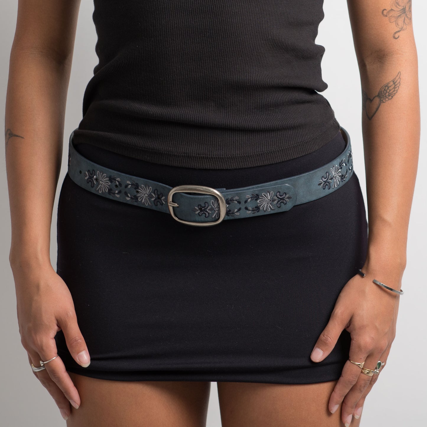 CEINTURE BLEUE BRODÉE