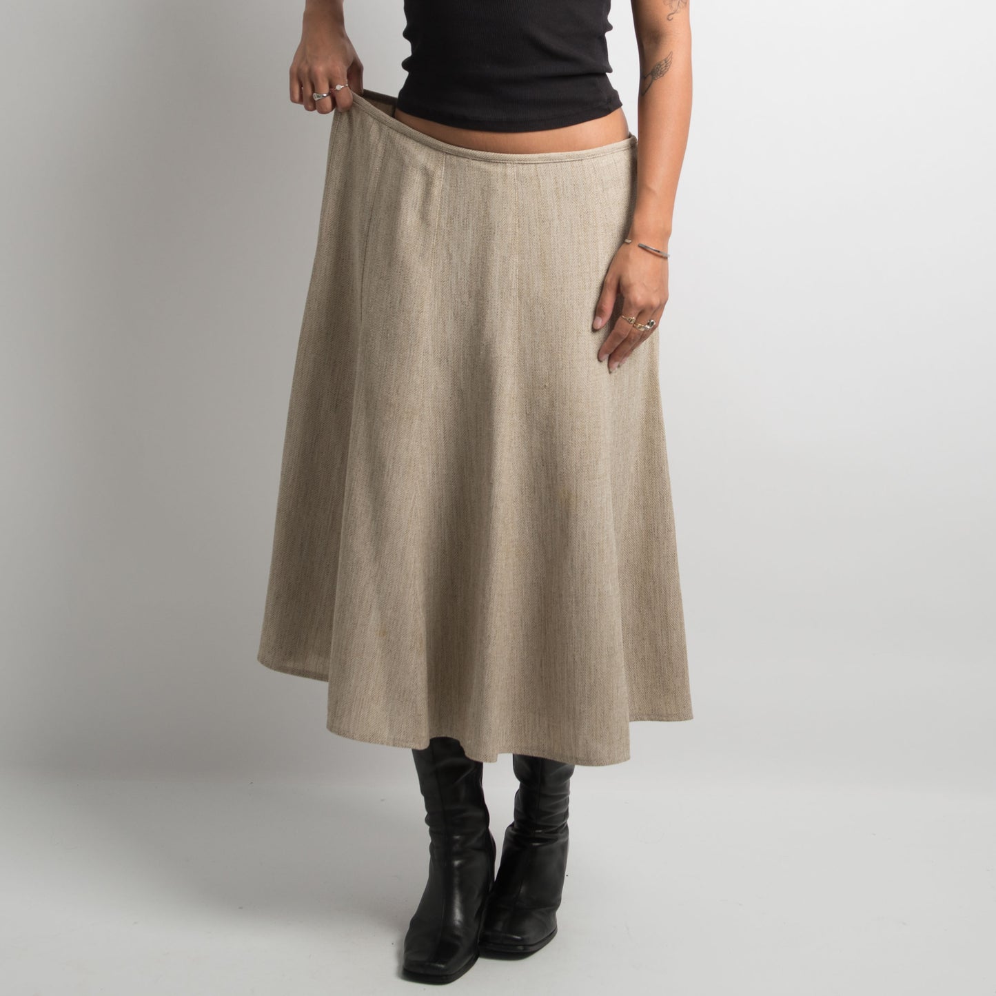 BEIGE TEXTURED MIDI SKIRT