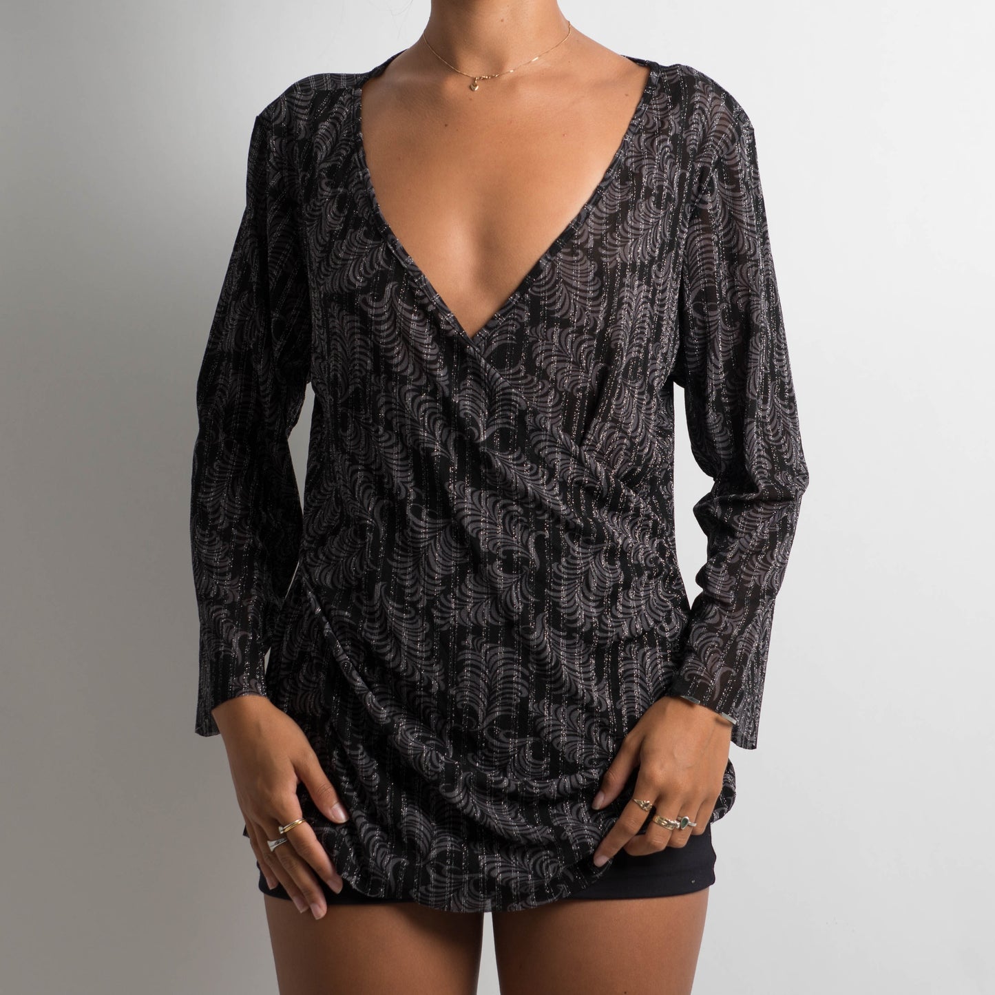 PATTERNED MESH LONG SLEEVE