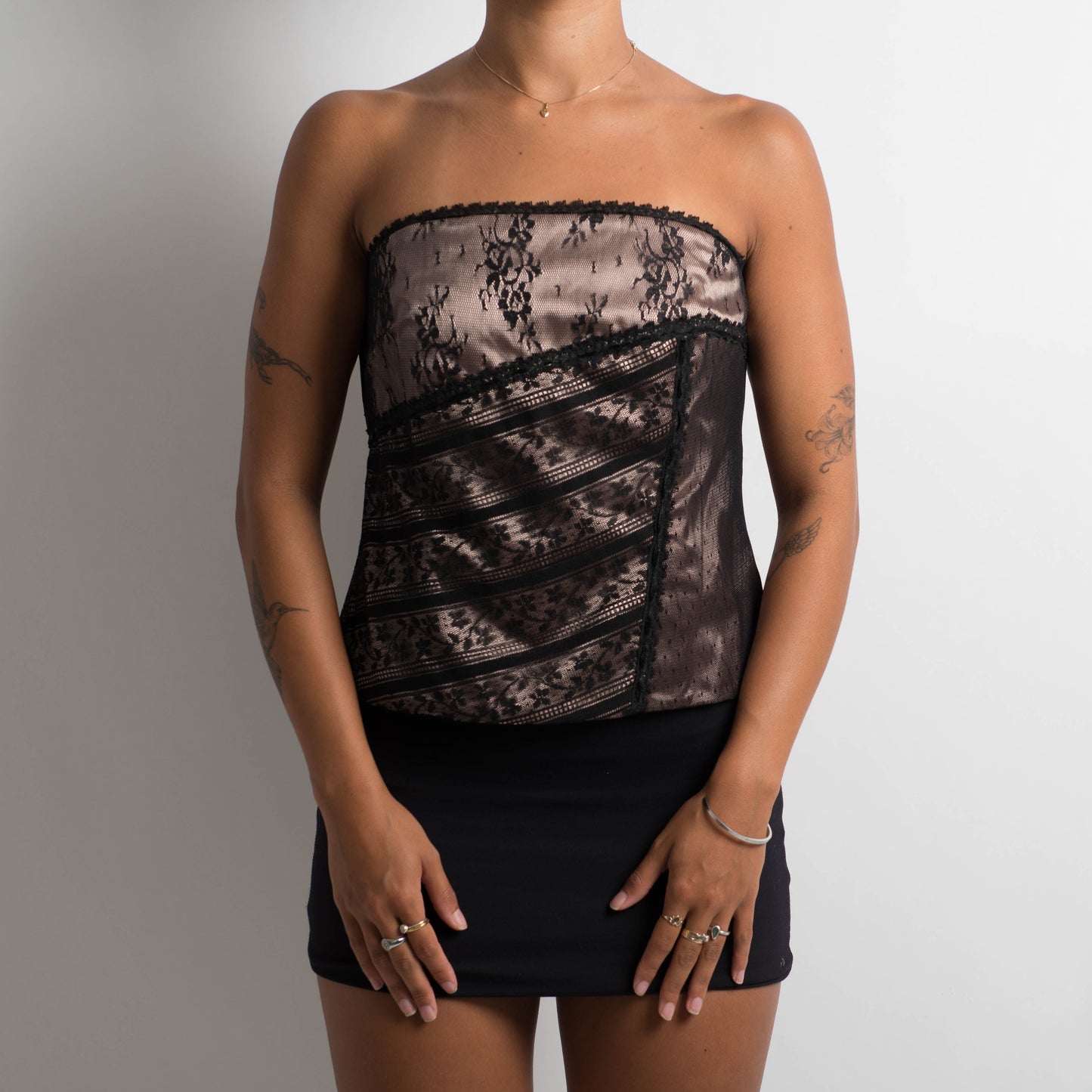 BLACK LACE STRAPLESS TOP