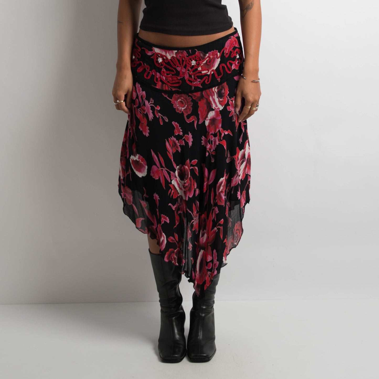 RED FLORAL ASYMMETRIC SKIRT