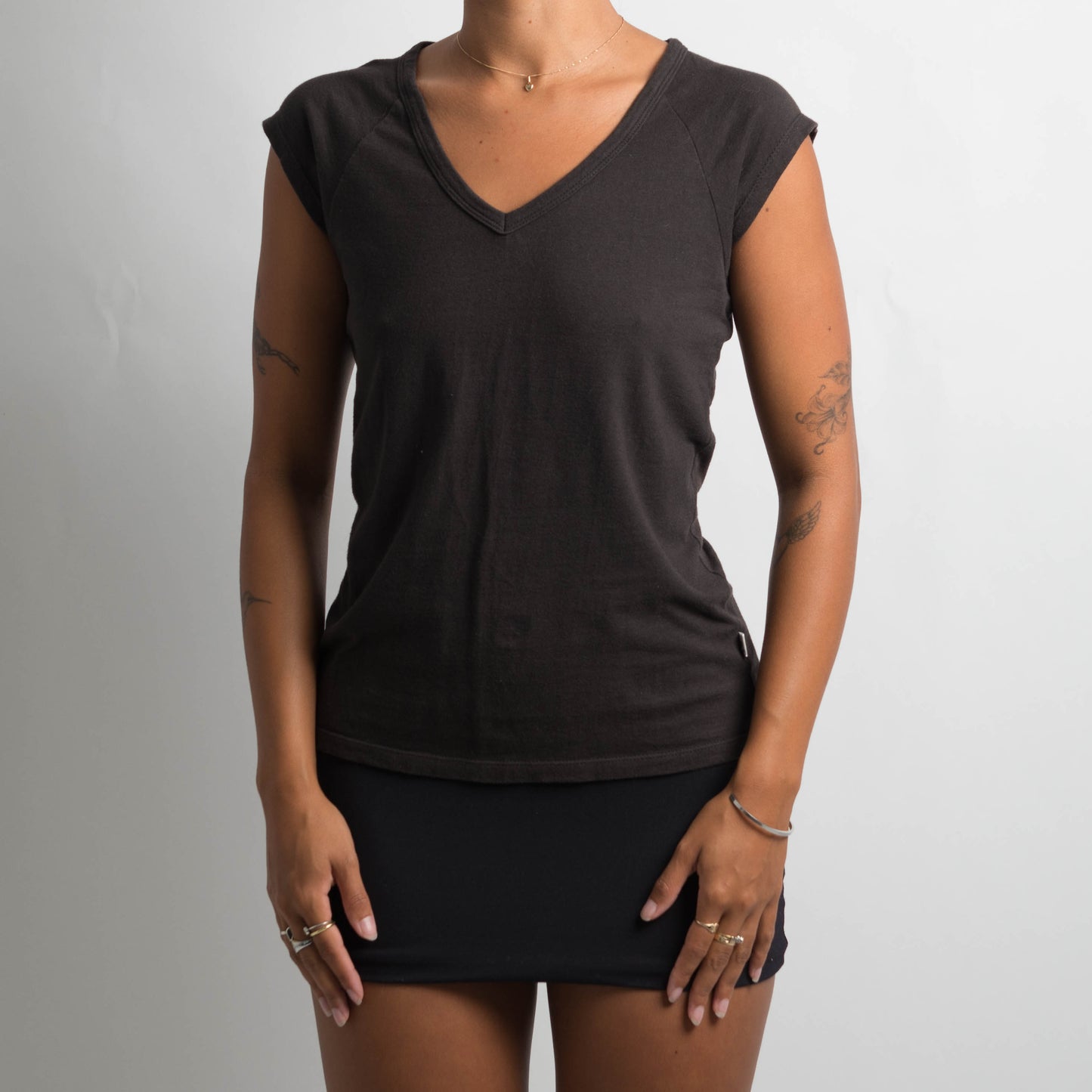 BLACK V NECK TOP