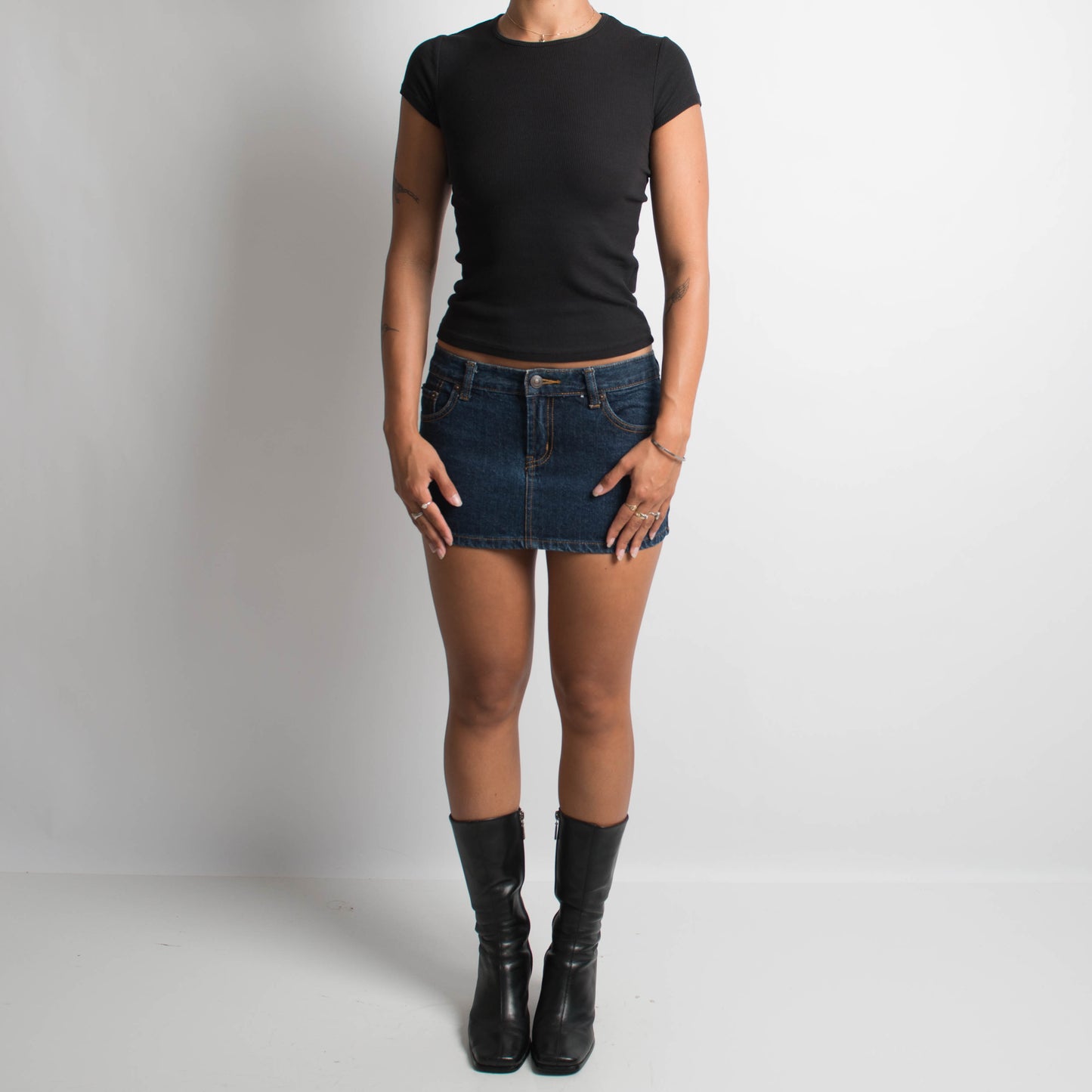 DARK WASH DENIM MINI SKIRT