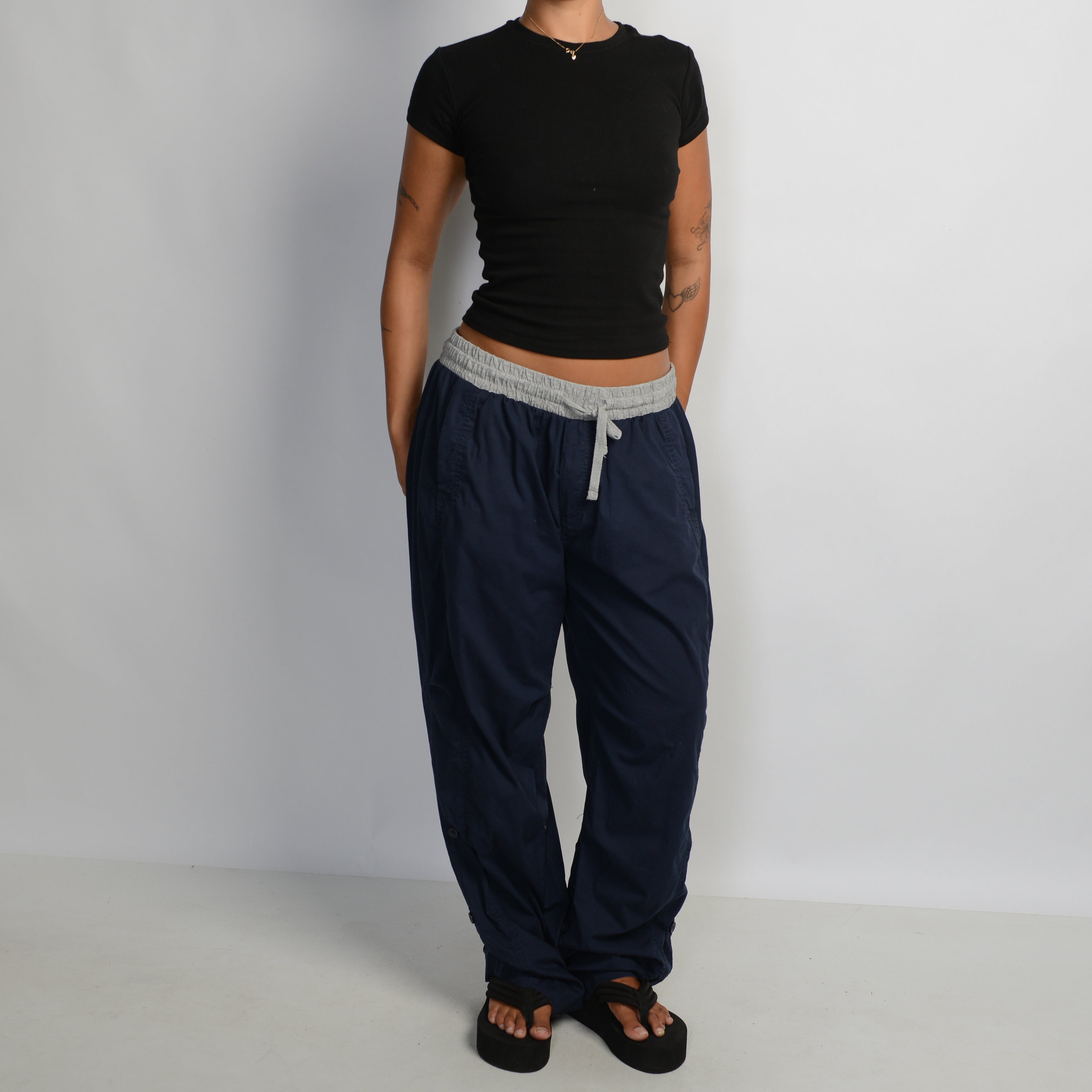 NAVY CARGO PANTS