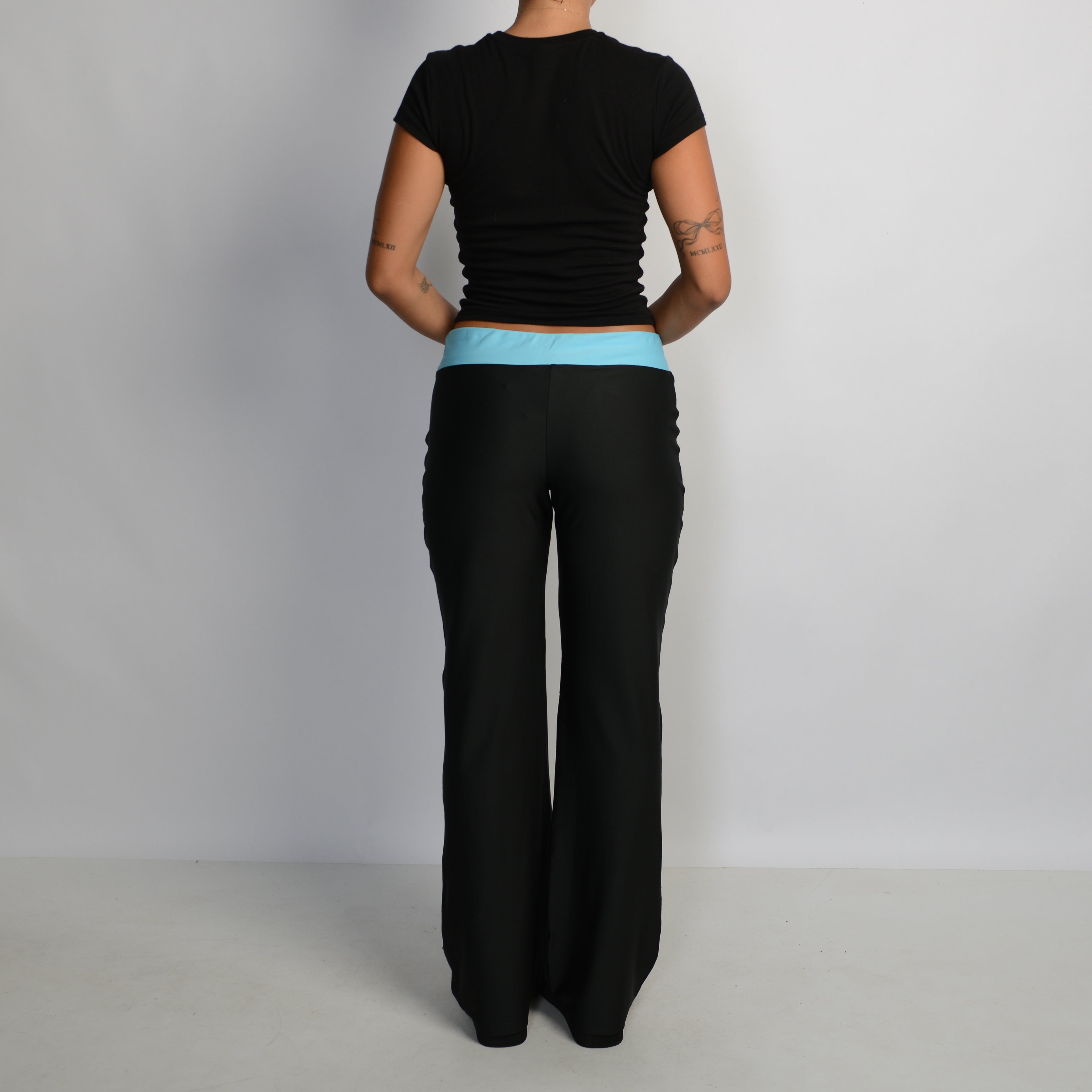 BLUE CONTRAST FLARE TIGHTS