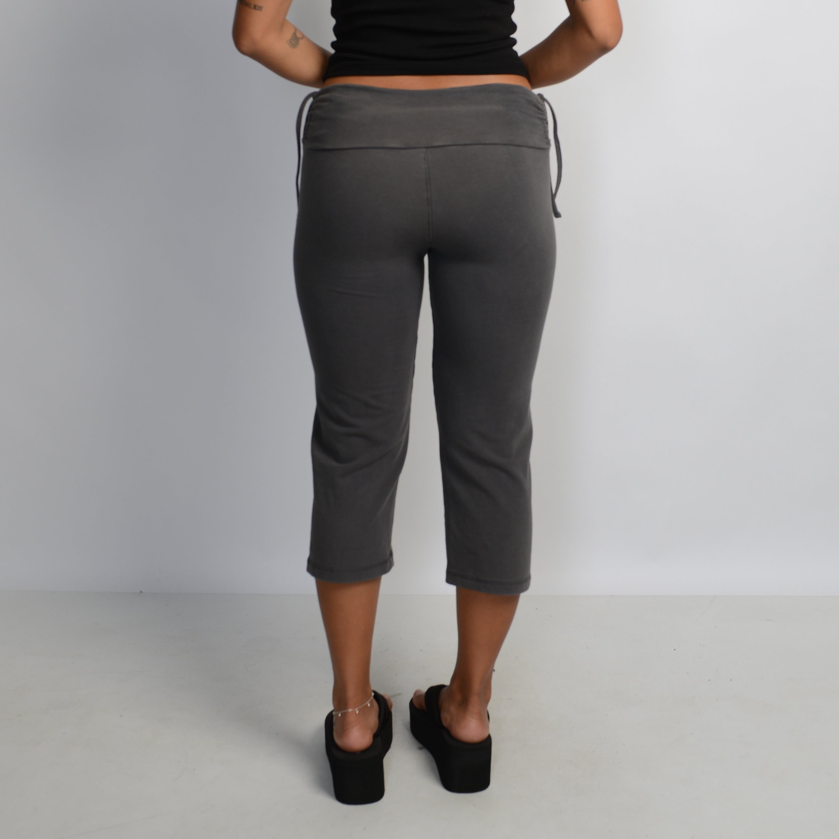 GREY CAPRI LOUNGE PANTS