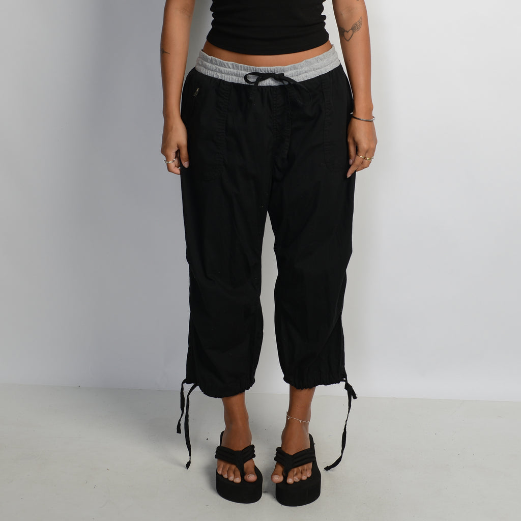 BLACK CROP CARGO PANTS