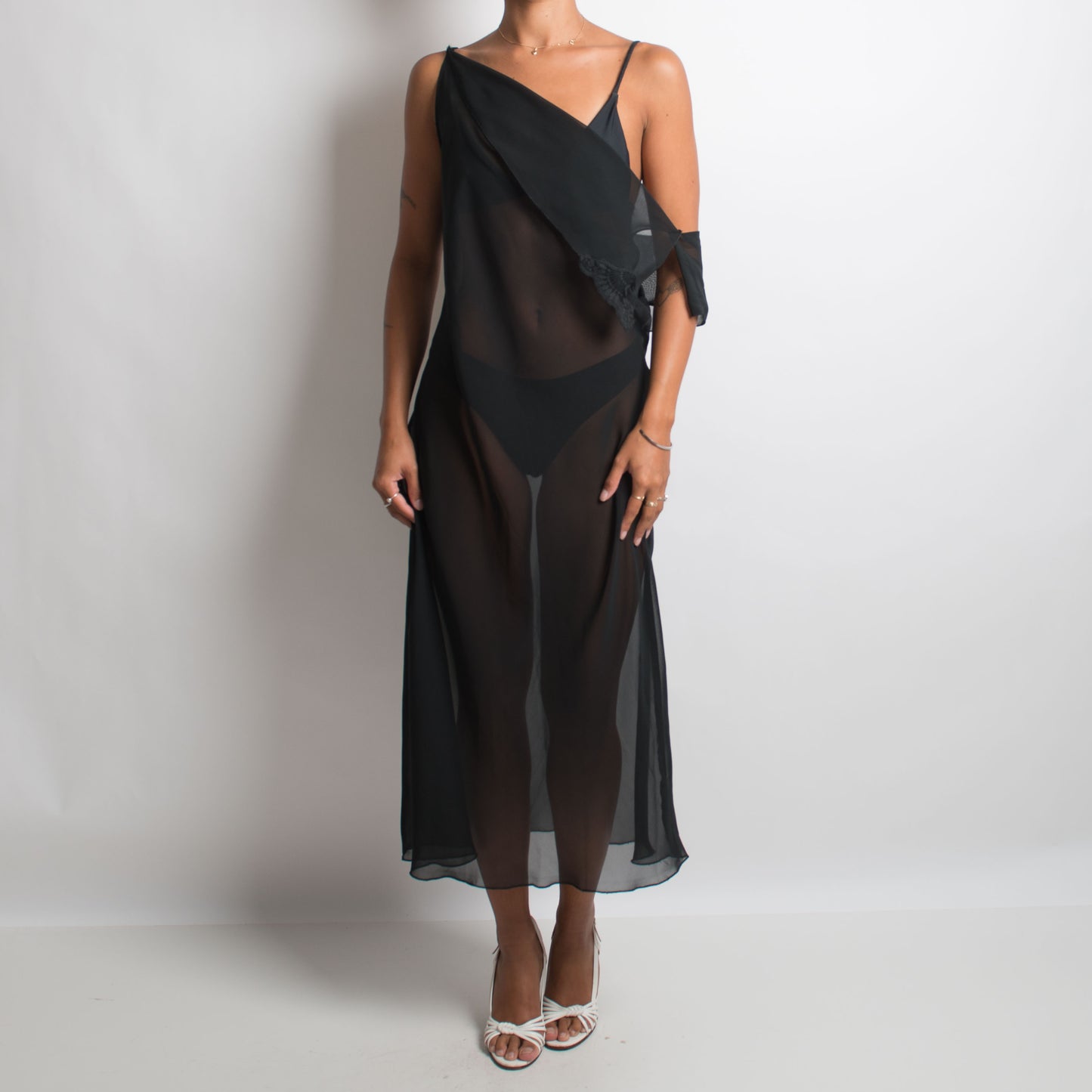 ROBE LONGUE TRANSPARENTE NOIRE