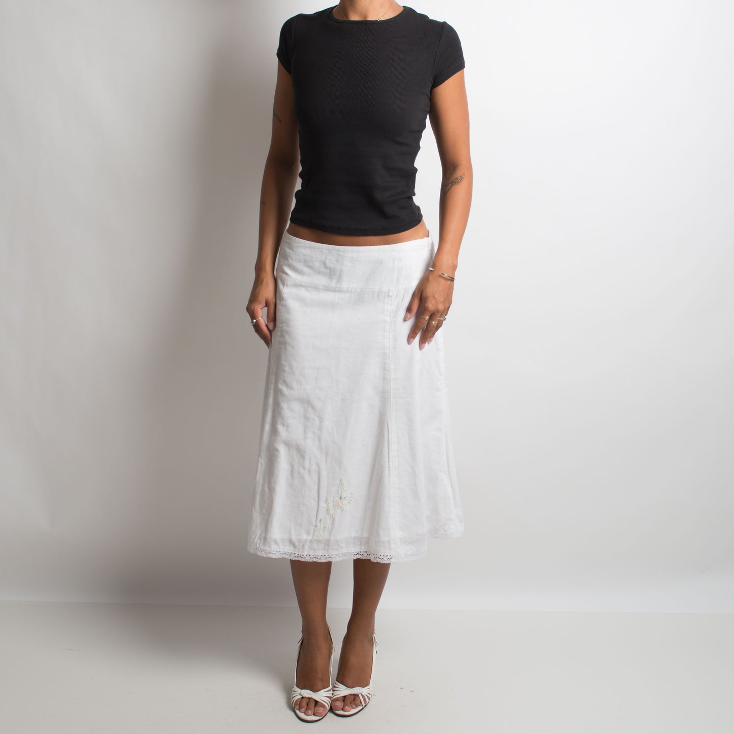 WHITE EMBROIDERED MIDI SKIRT