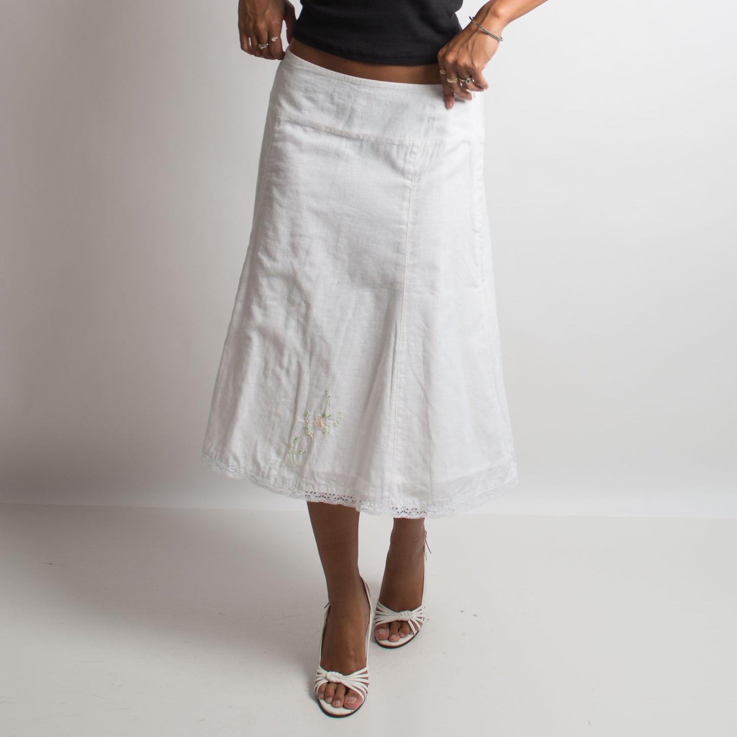 WHITE EMBROIDERED MIDI SKIRT