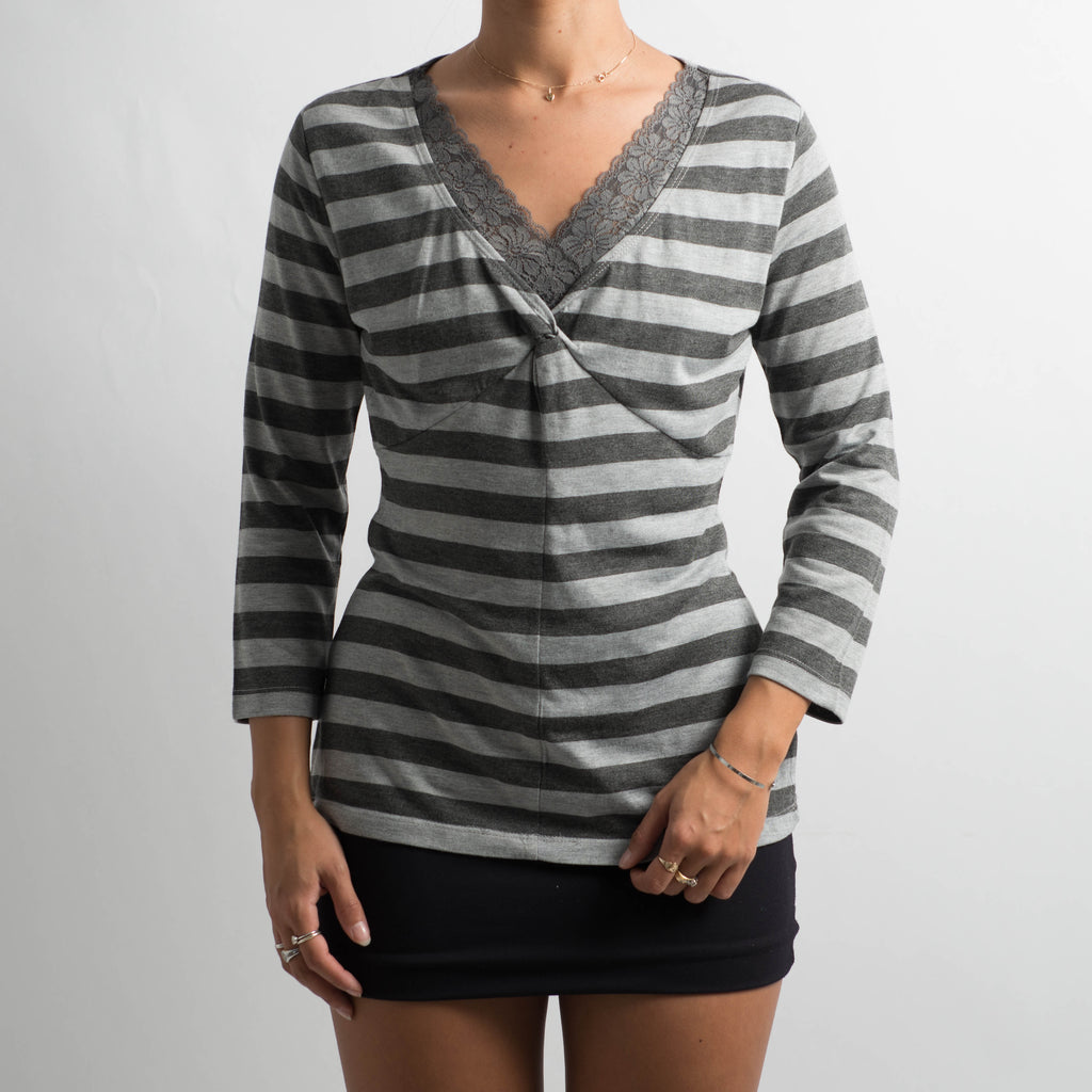 GREY STRIPE 3/4 SLEEVE TOP