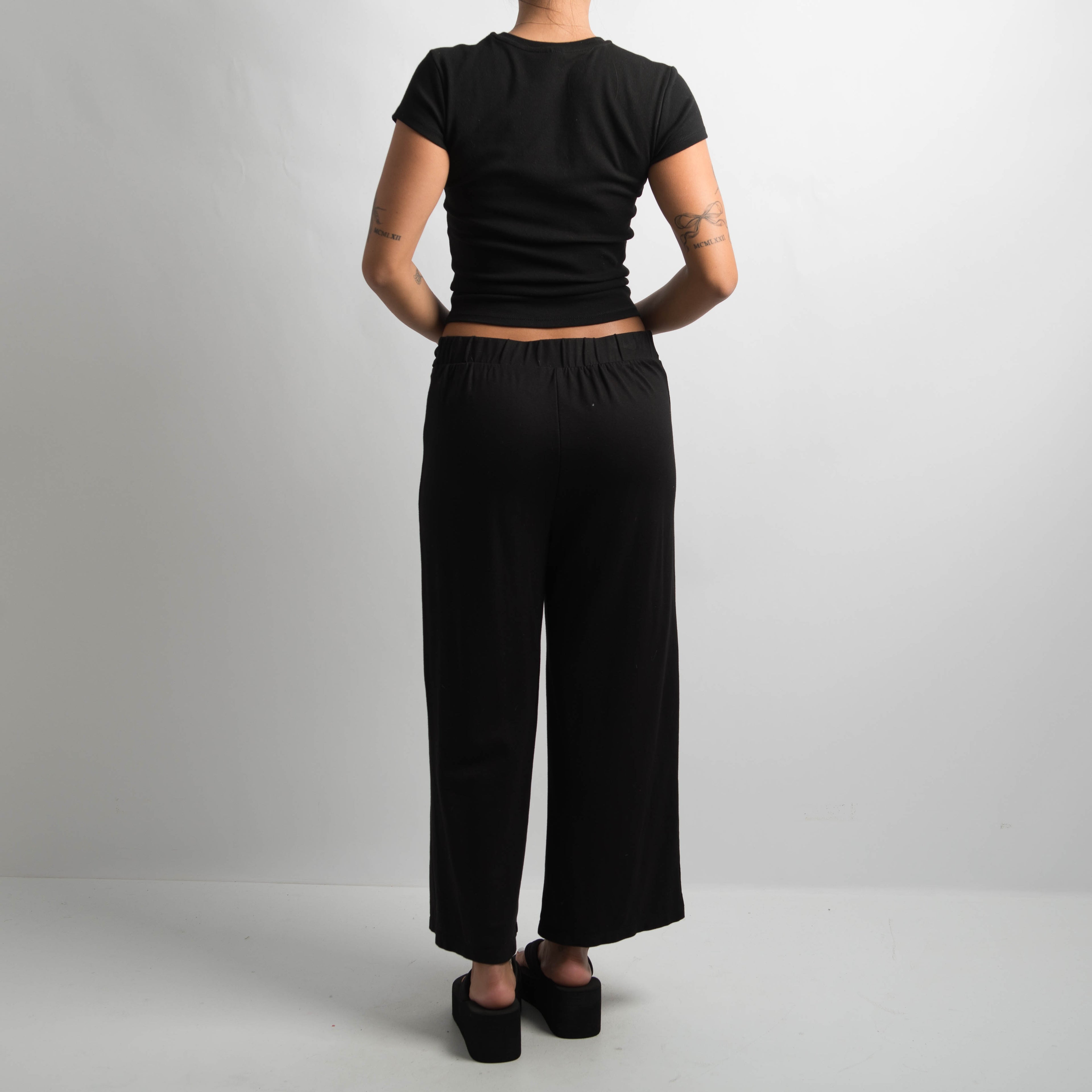 BLACK CROP PANTS