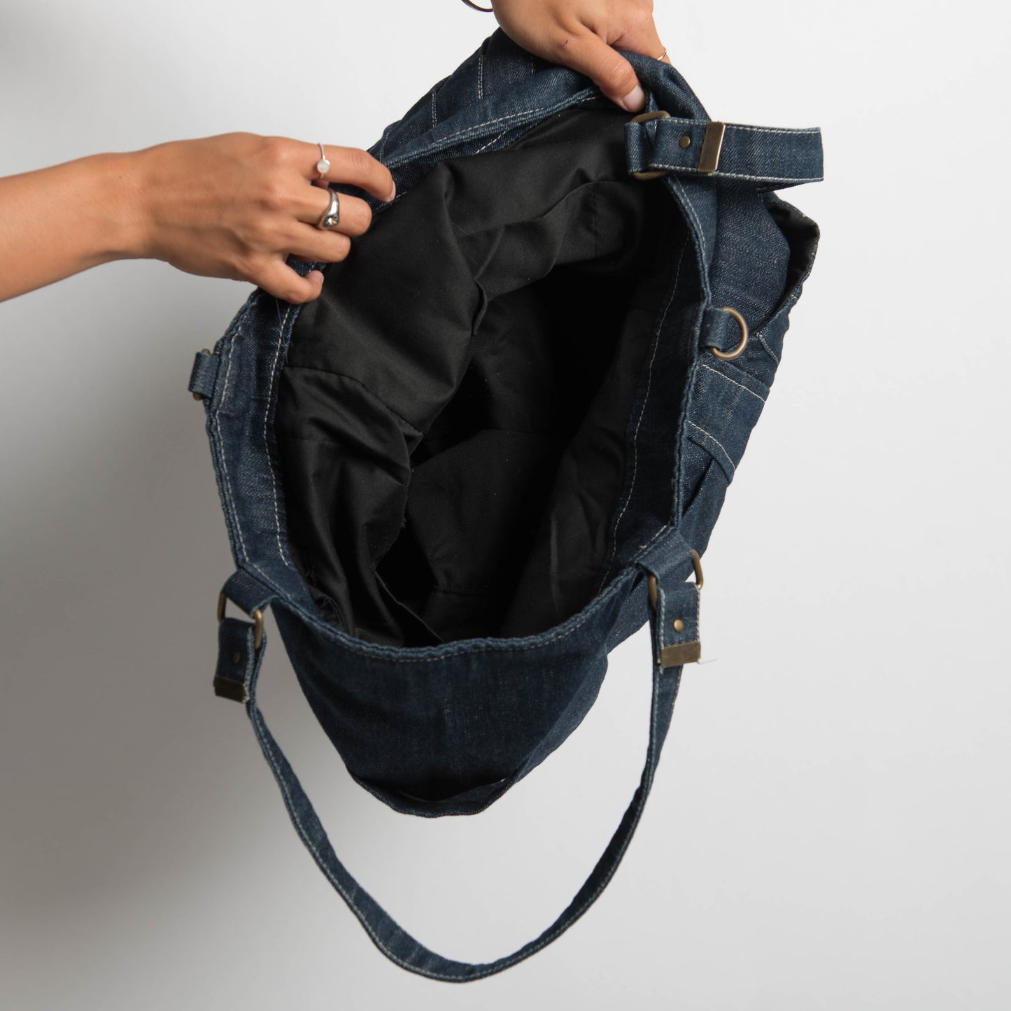 OVERSIZED DENIM BAG