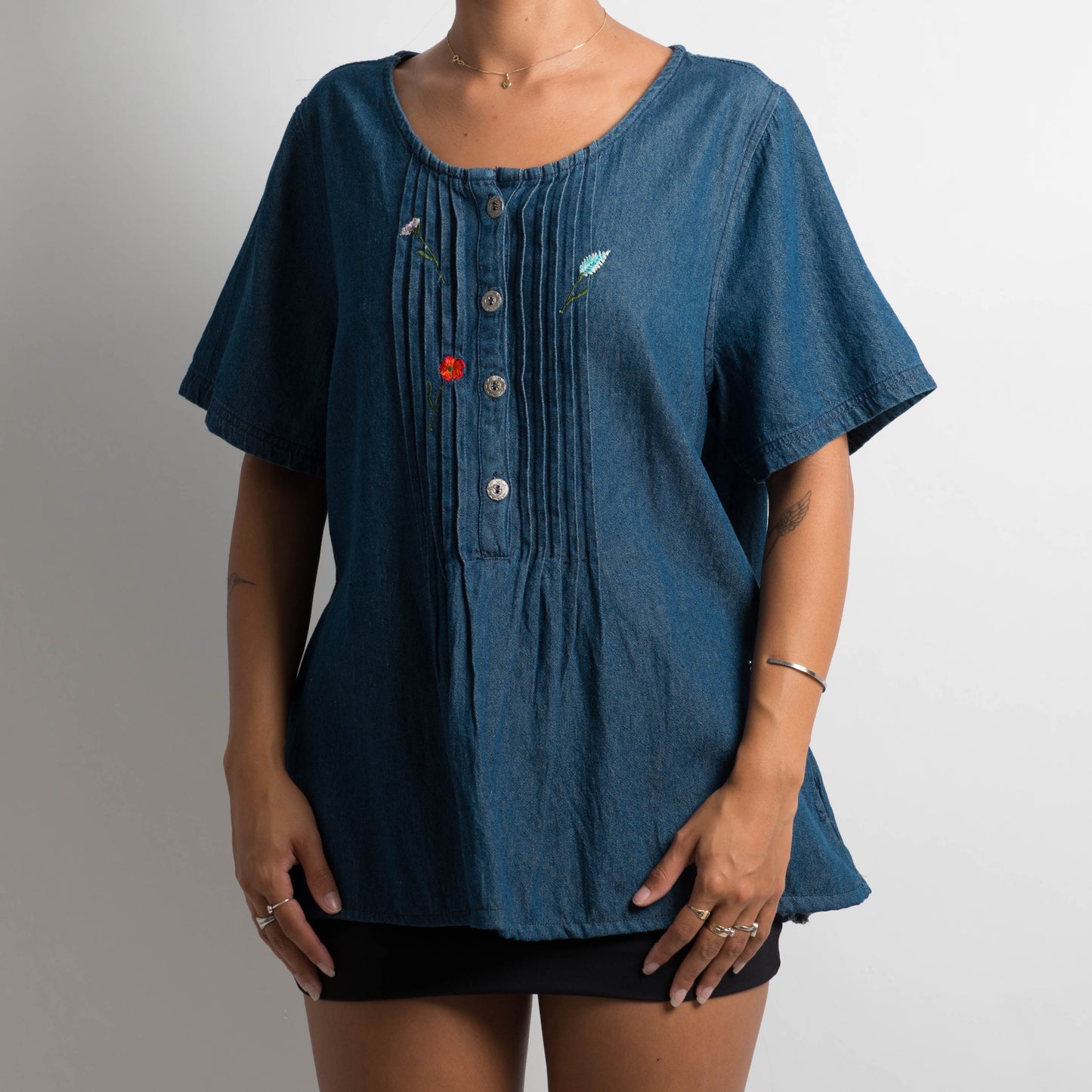 DENIM EMBROIDERED TOP