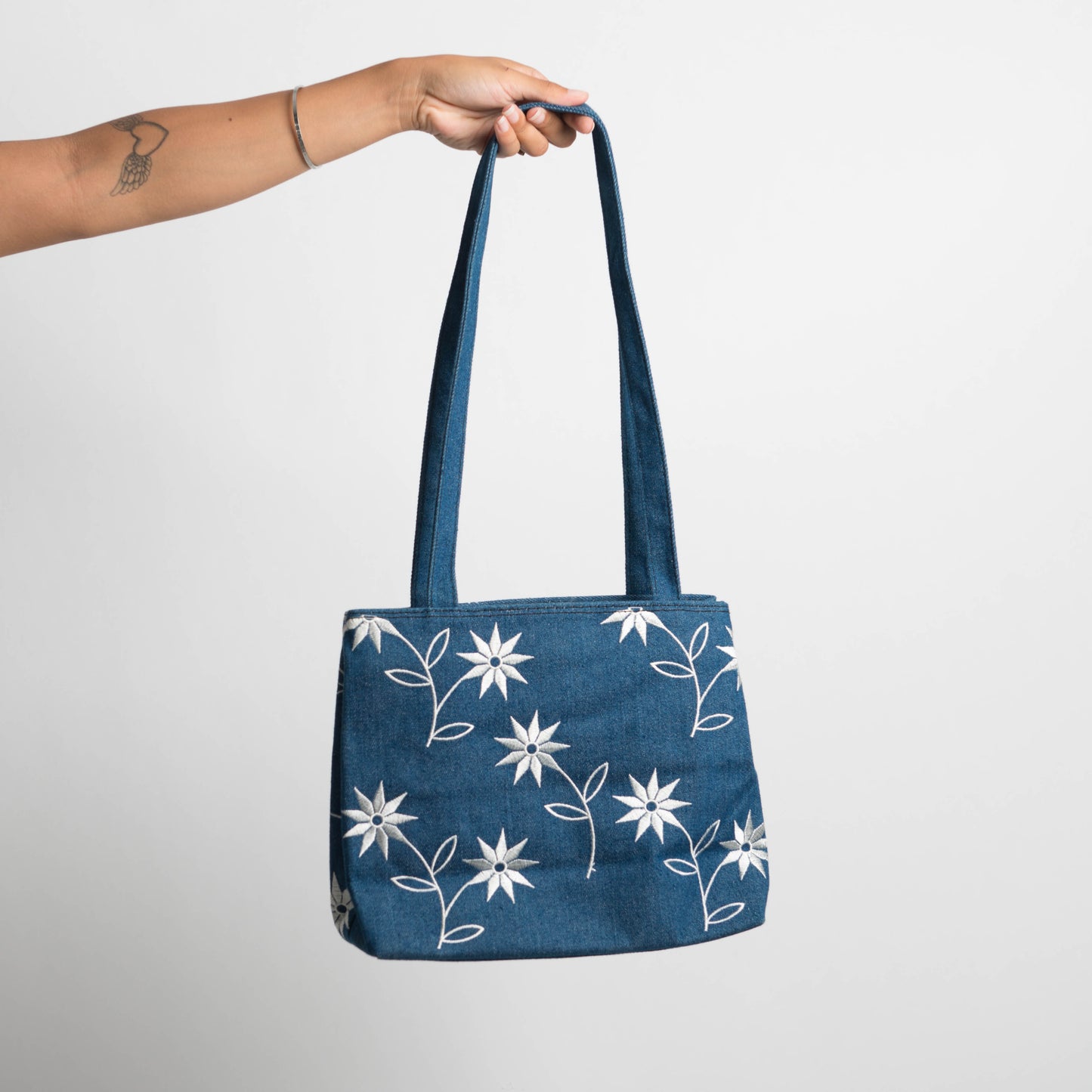 FLORAL EMBROIDERED DENIM BAG