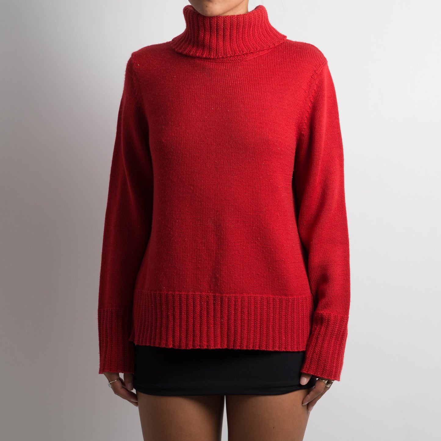 RED WOOL KNIT TURTLENECK