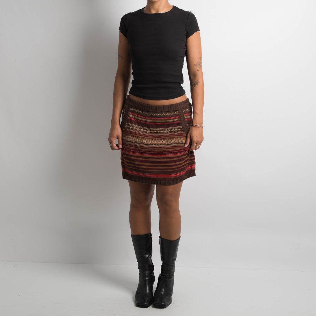 PATTERNED KNIT MINI SKIRT