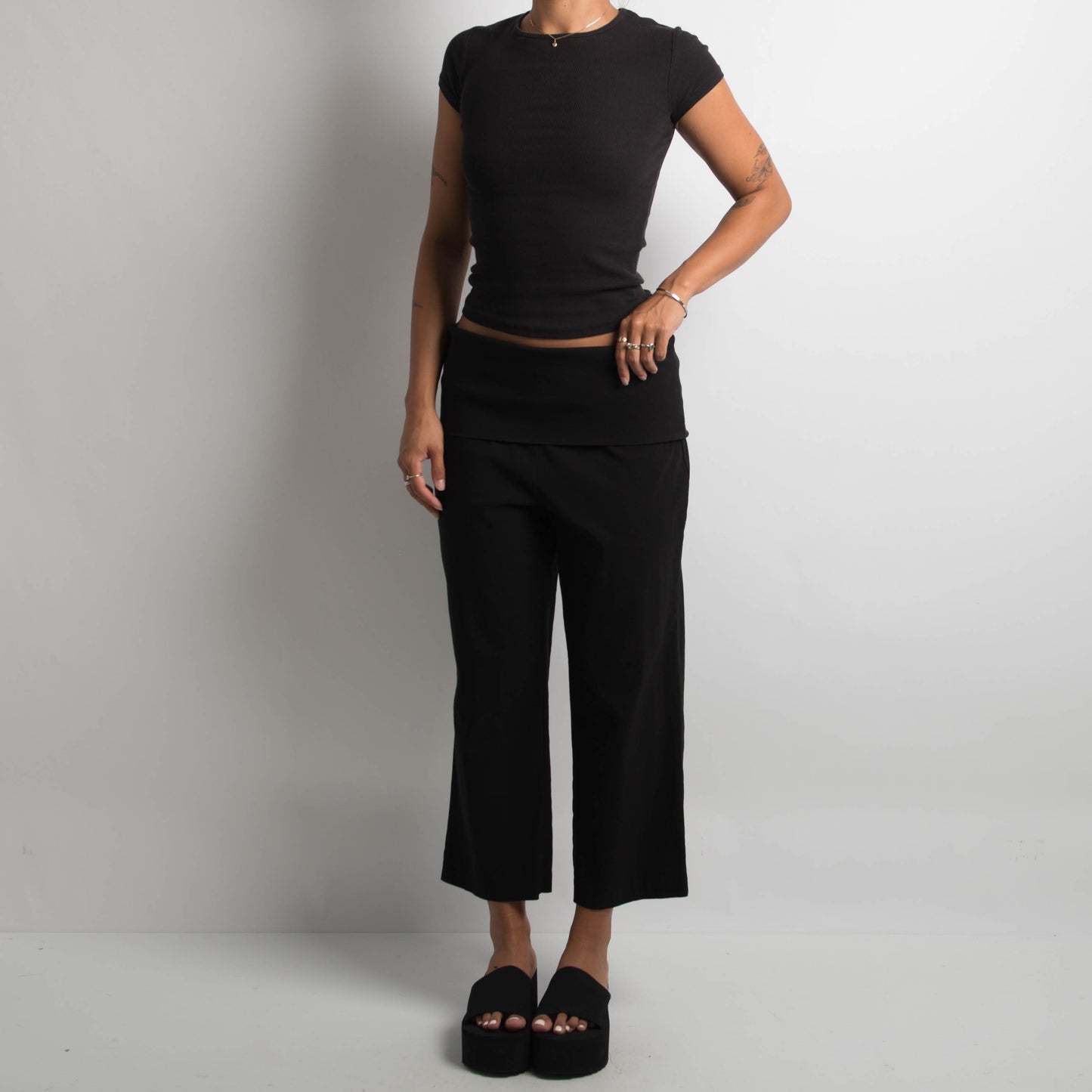 BLACK FOLD OVER CAPRI PANTS