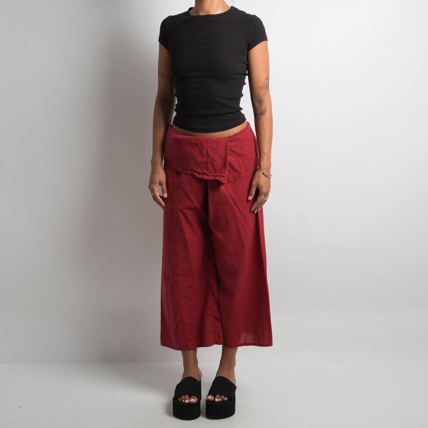 RED WIDE LEG PANTS