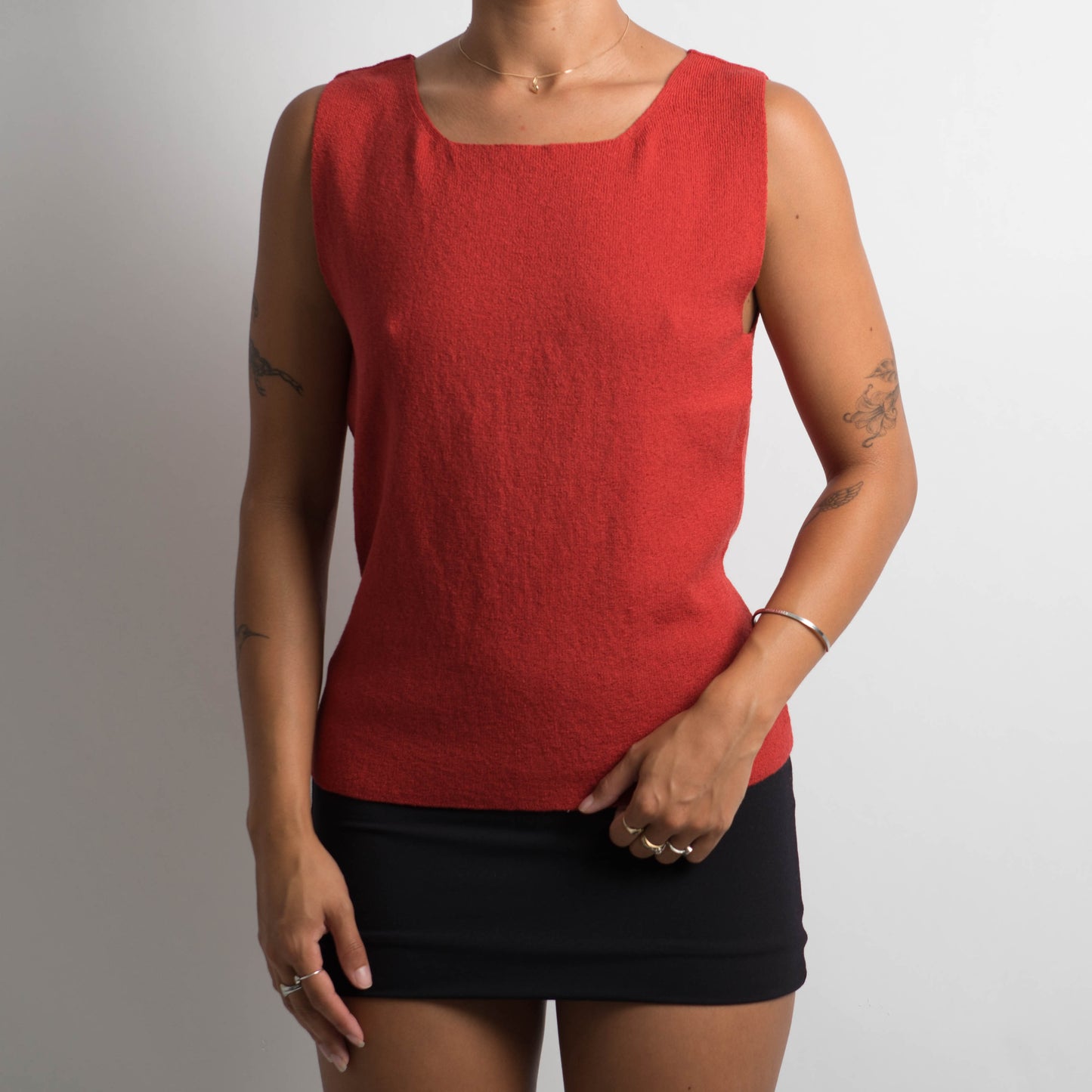 BURNT RED KNIT TOP