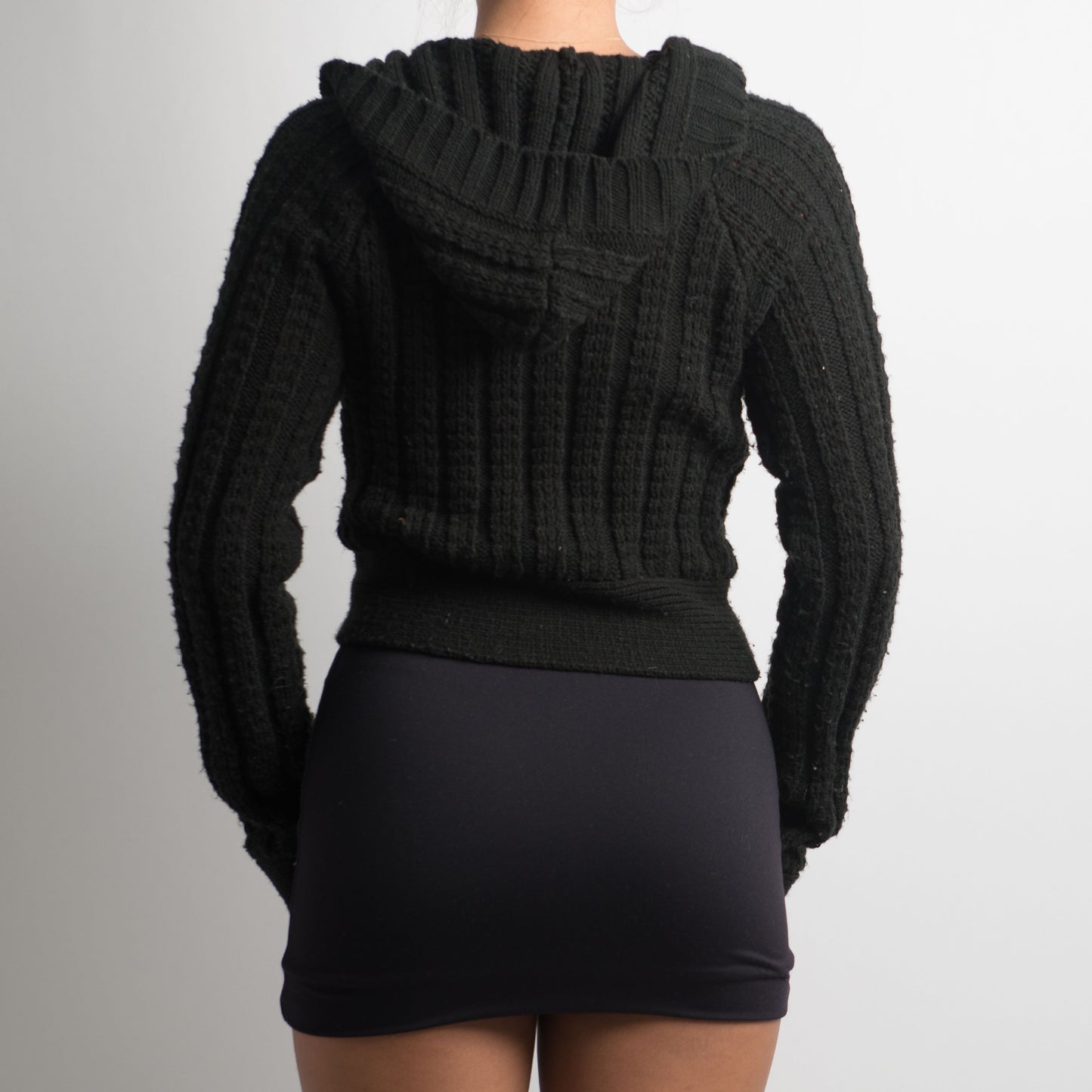 CARDIGAN À CAPUCHE EN TRICOT NOIR