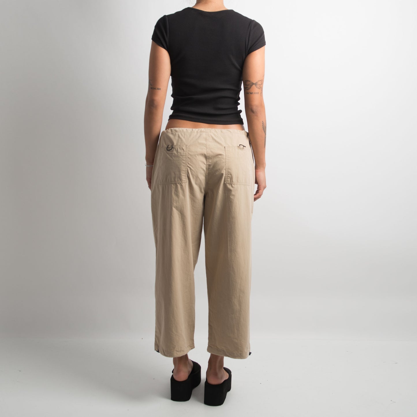 BEIGE CAPRI PARACHUTE PANTS