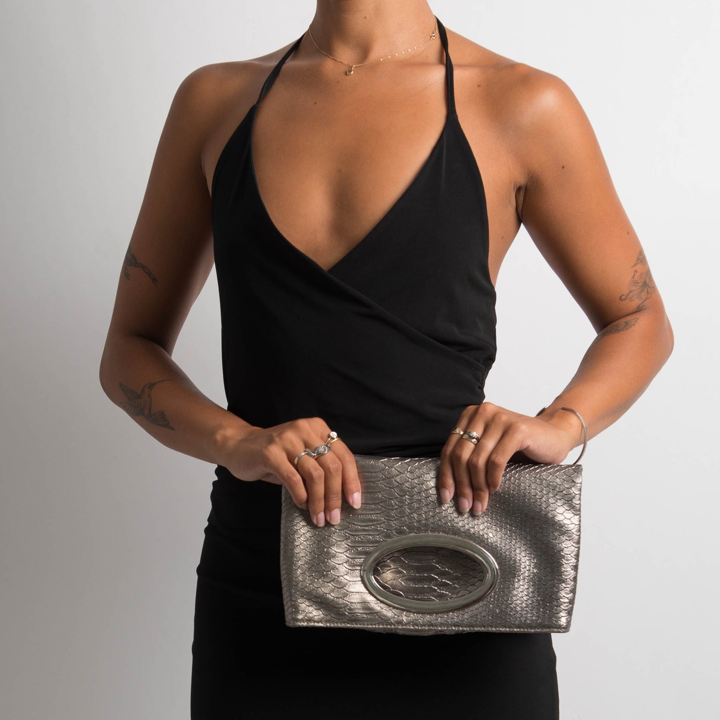 TEXTURED METALLIC CLUTCH