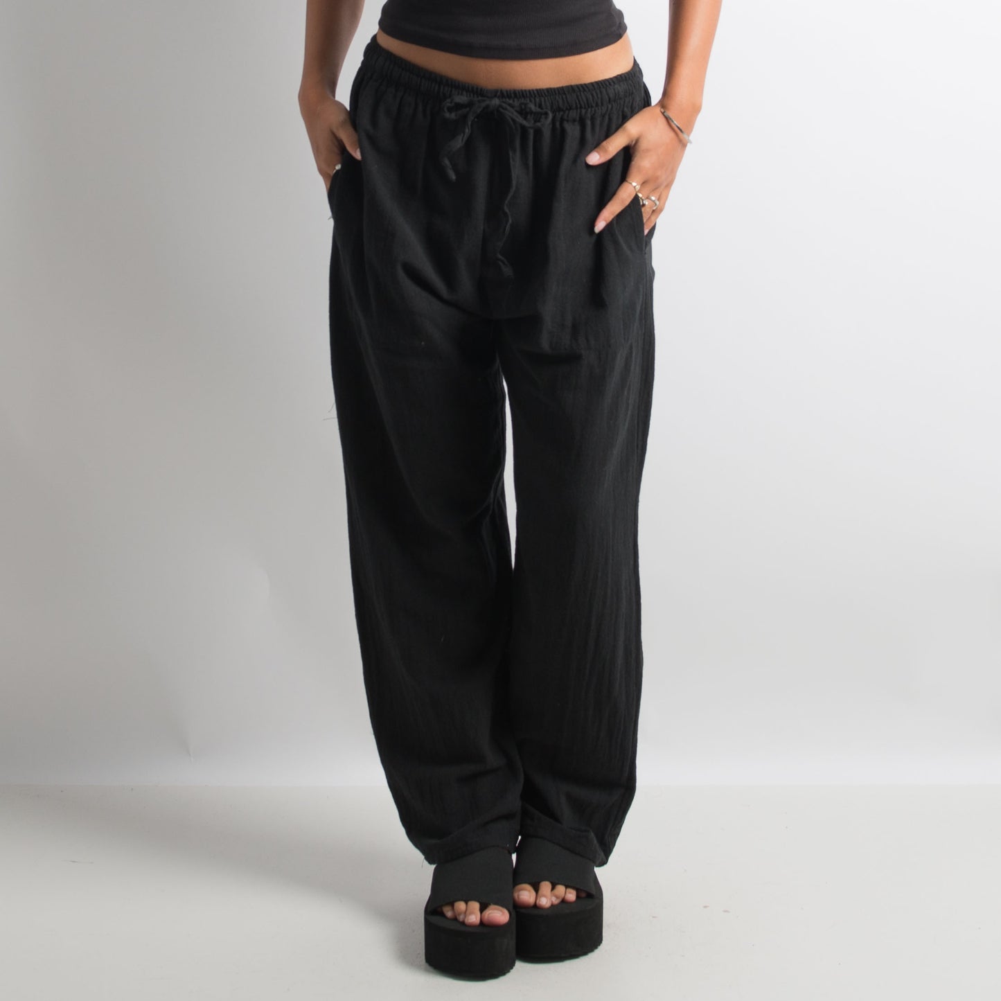 PANTALON À CORDON NOIR