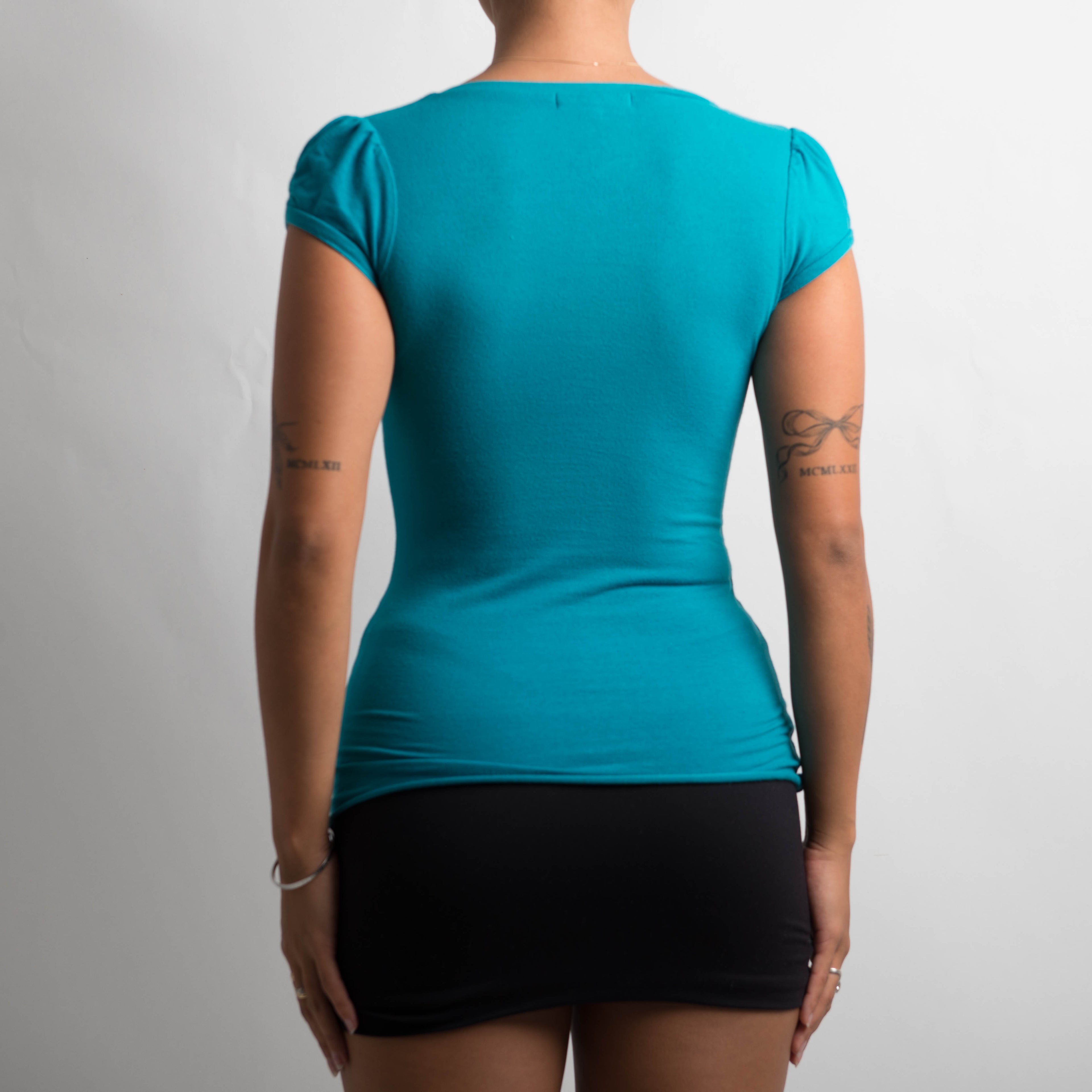 TEAL FITTED TEE