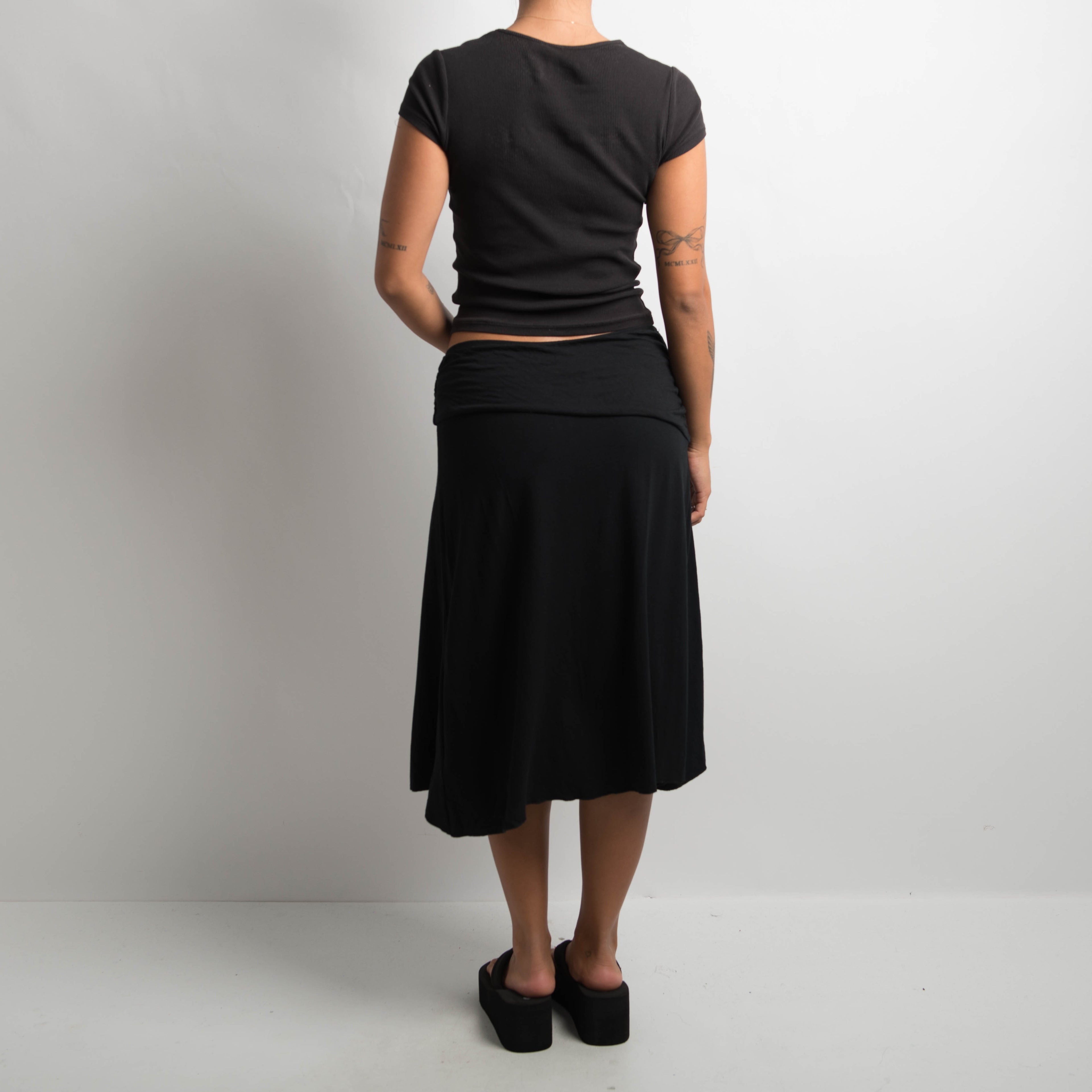 BLACK ASYMMETRIC SKIRT