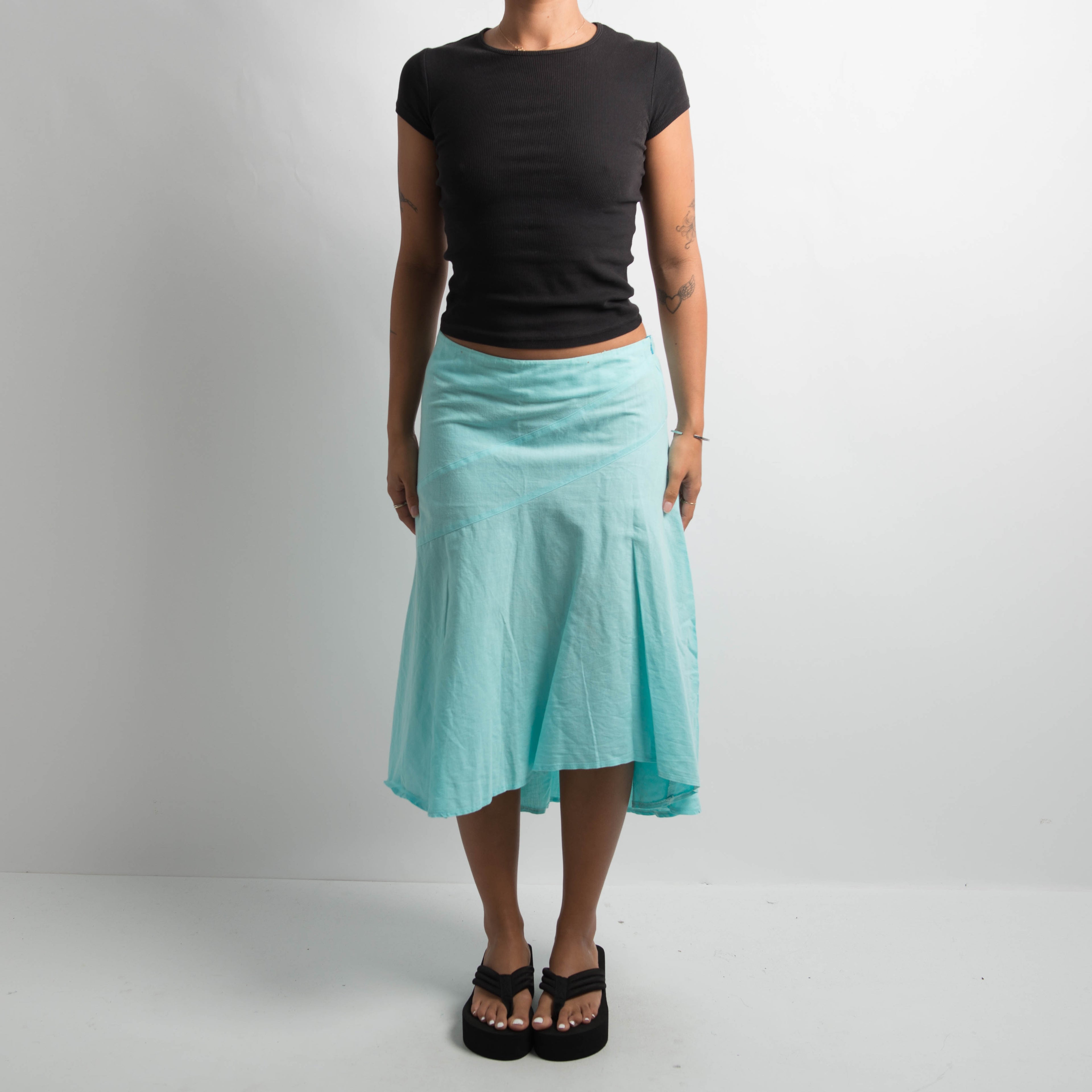 AQUA ASYMMETRIC MIDI SKIRT