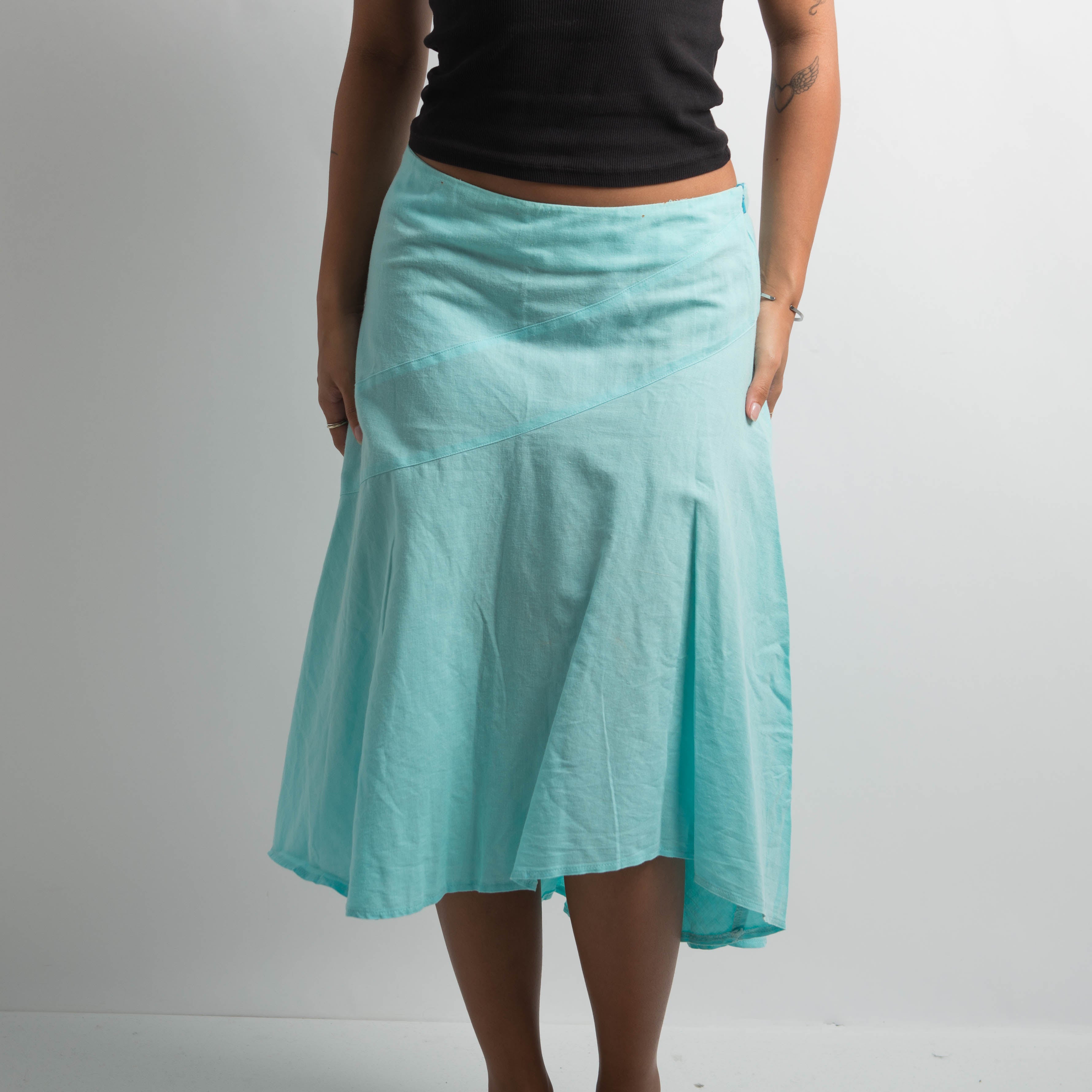 AQUA ASYMMETRIC MIDI SKIRT