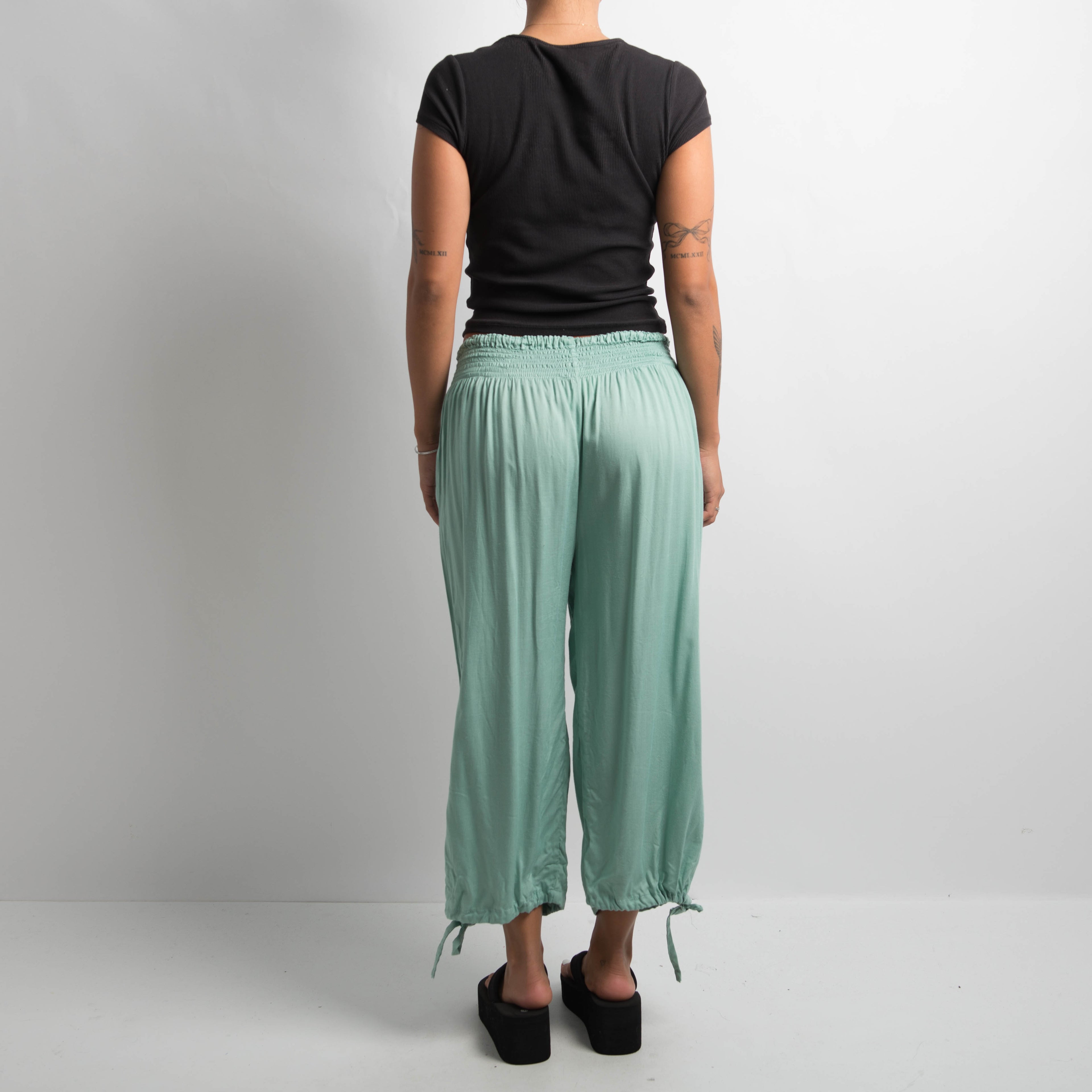 AQUA CROP PANTS
