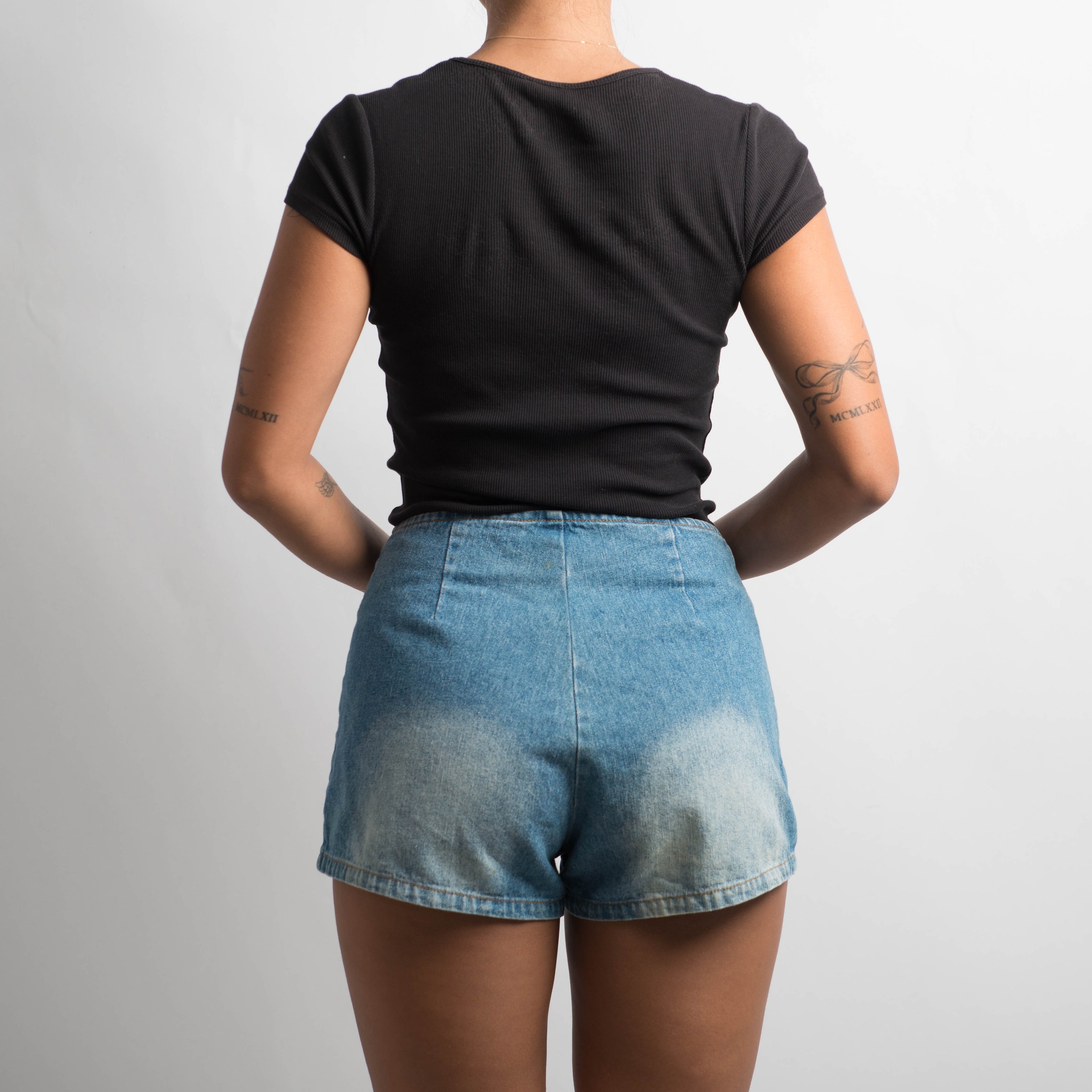 MID WASH DENIM SHORTS