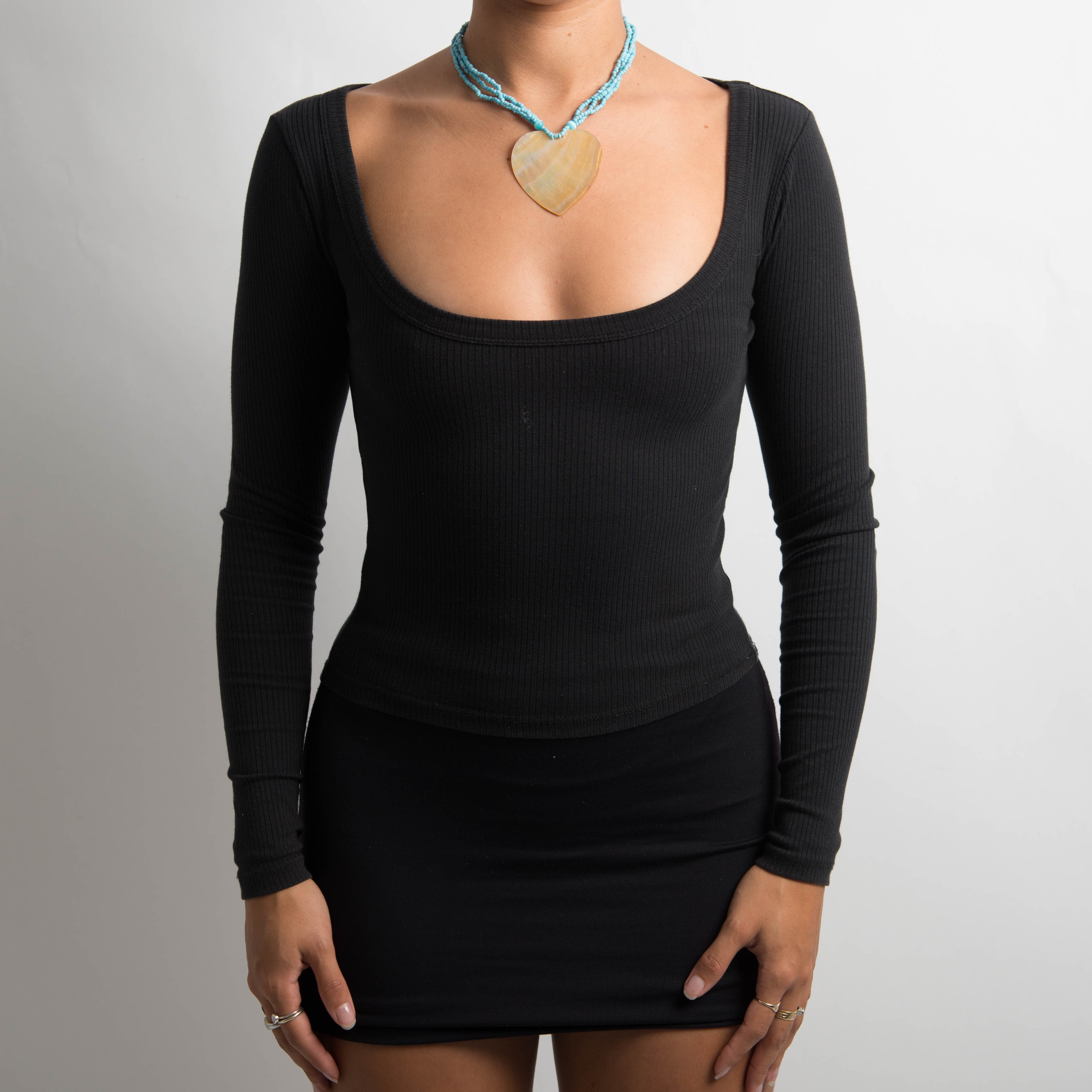 BLUE OPALESCENT NECKLACE