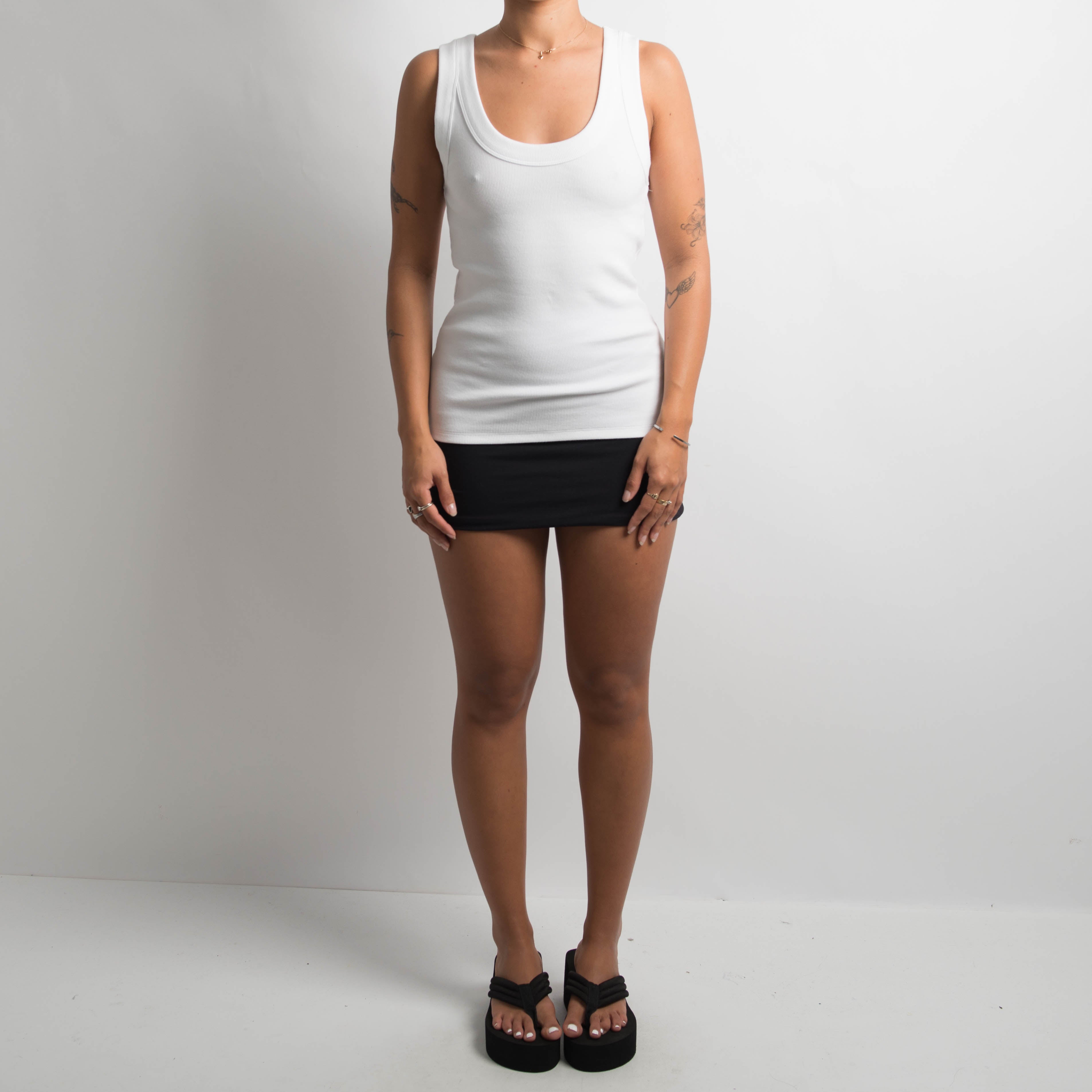 WHITE SCOOP TANK TOP