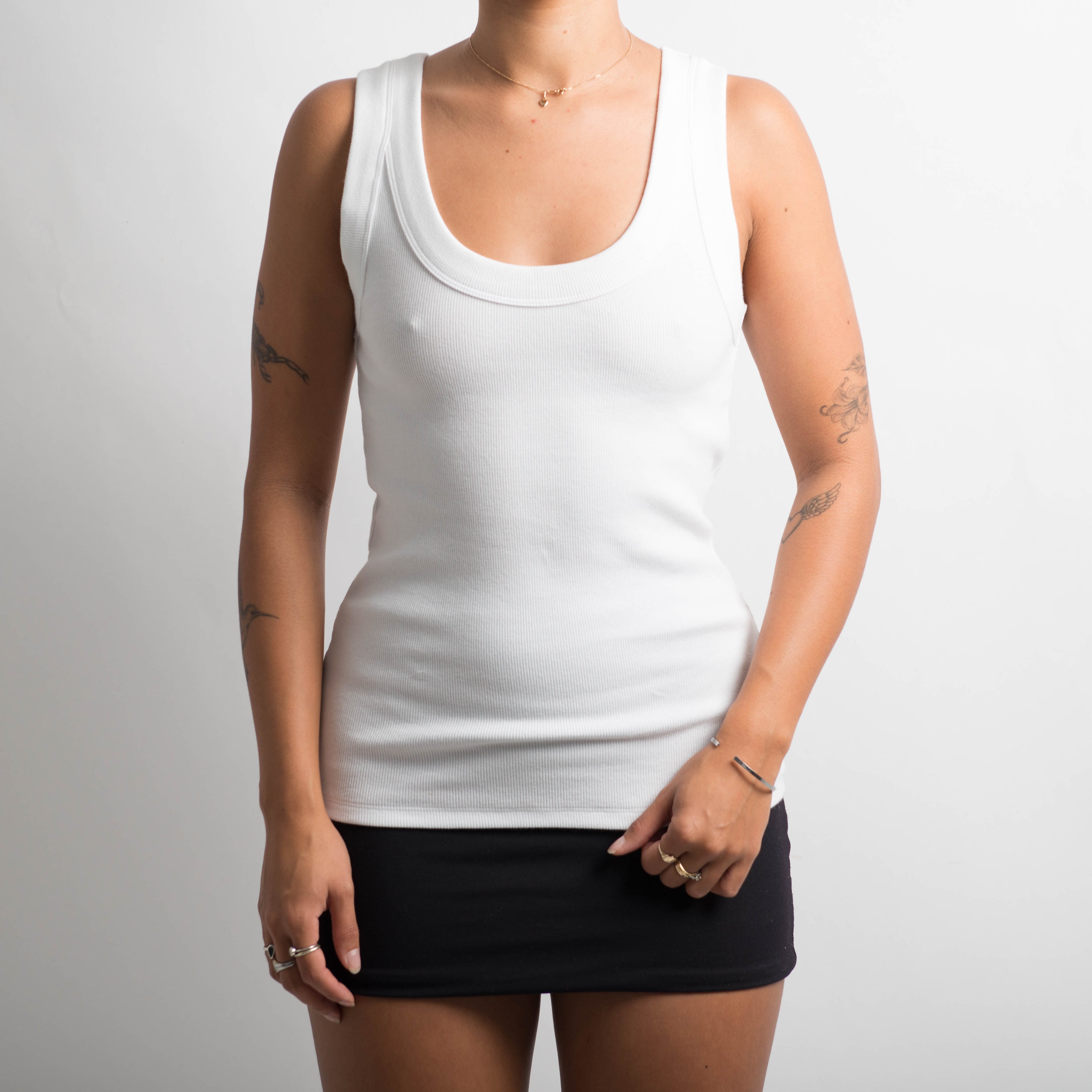 WHITE SCOOP TANK TOP